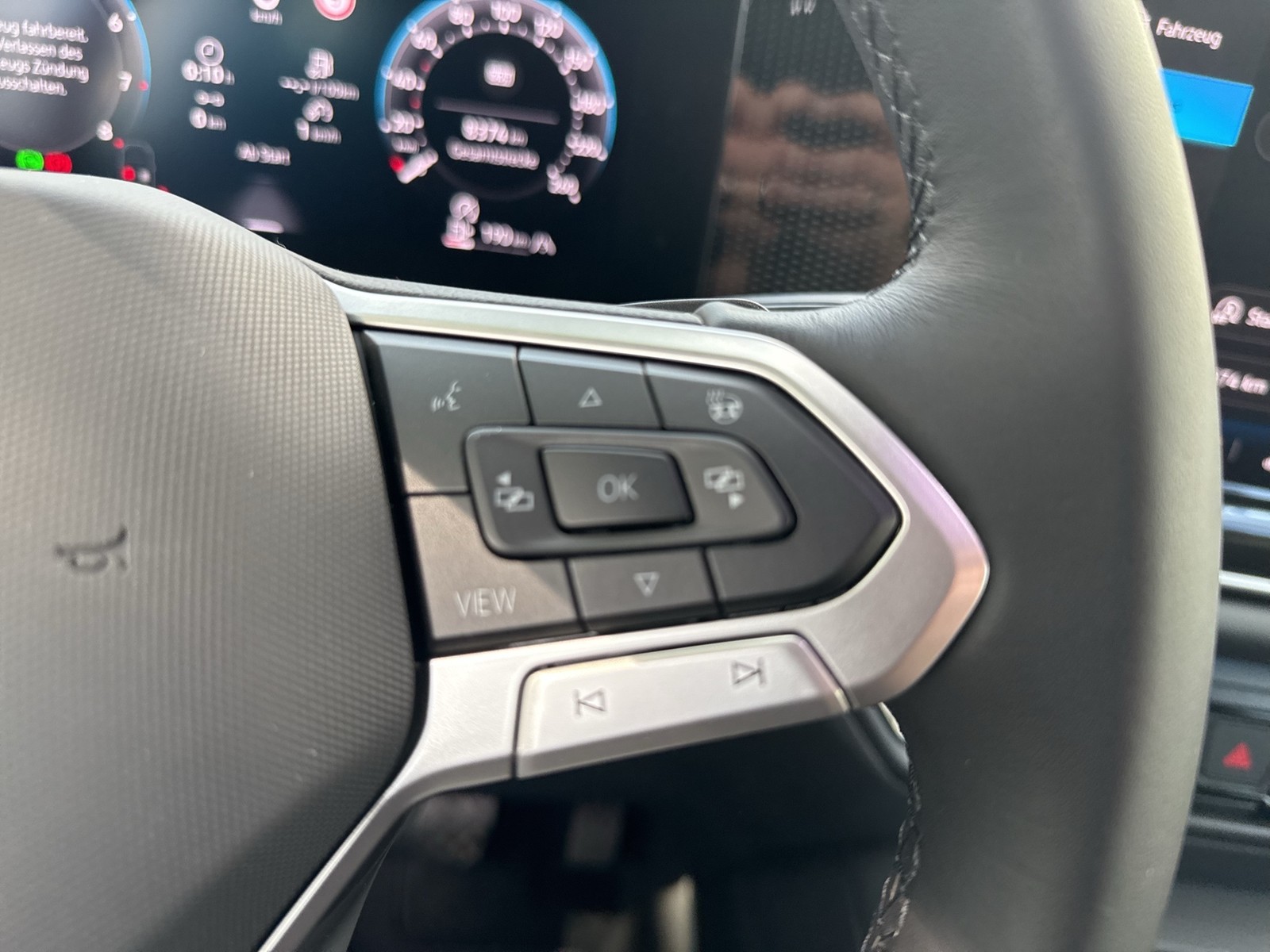 Volkswagen Tiguan 2.0 LIFE 4X4 STANDHZ. AHK CAM ACC NAVI