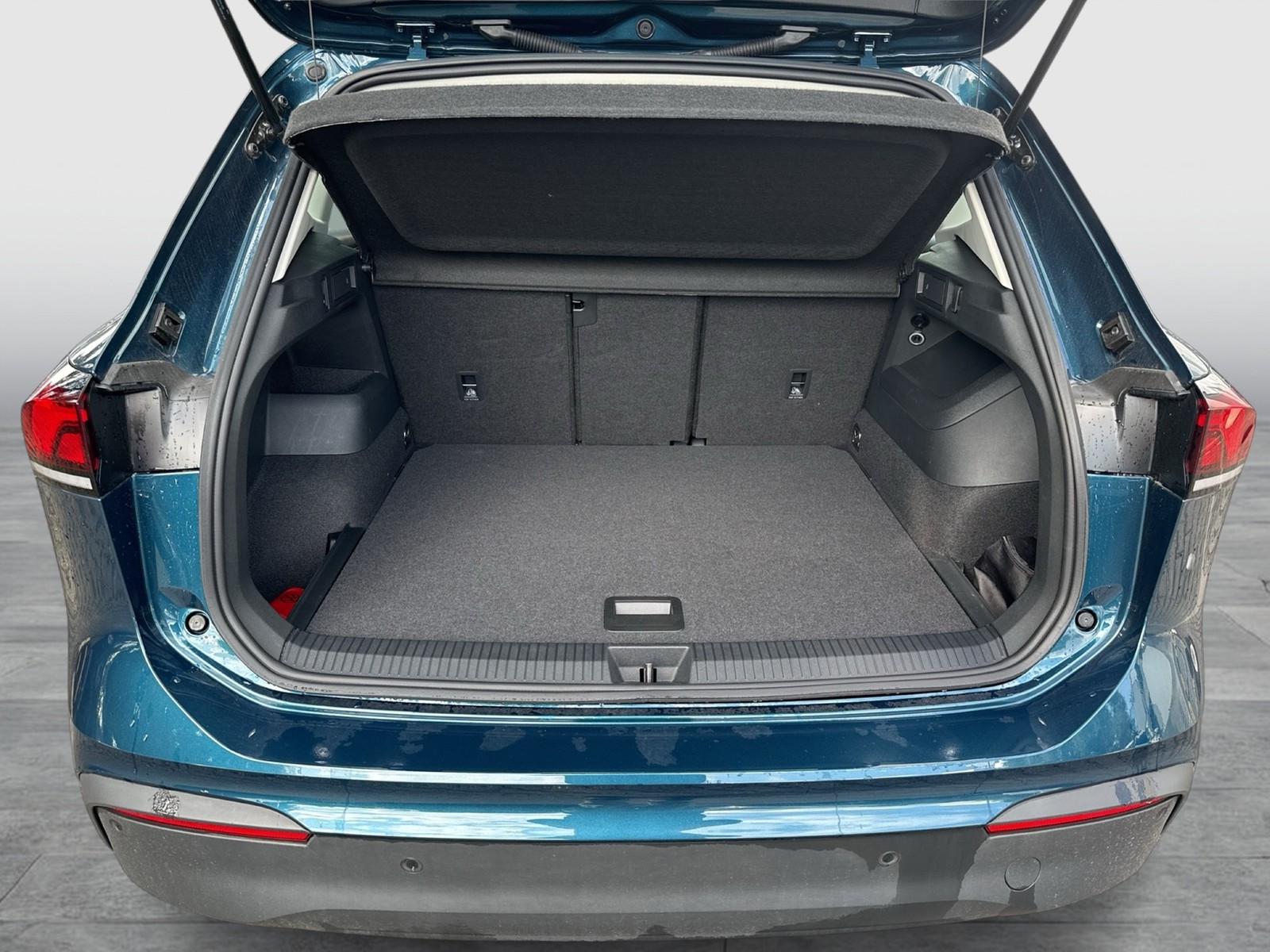 Volkswagen Tiguan 2.0 LIFE 4X4 STANDHZ. AHK CAM ACC NAVI