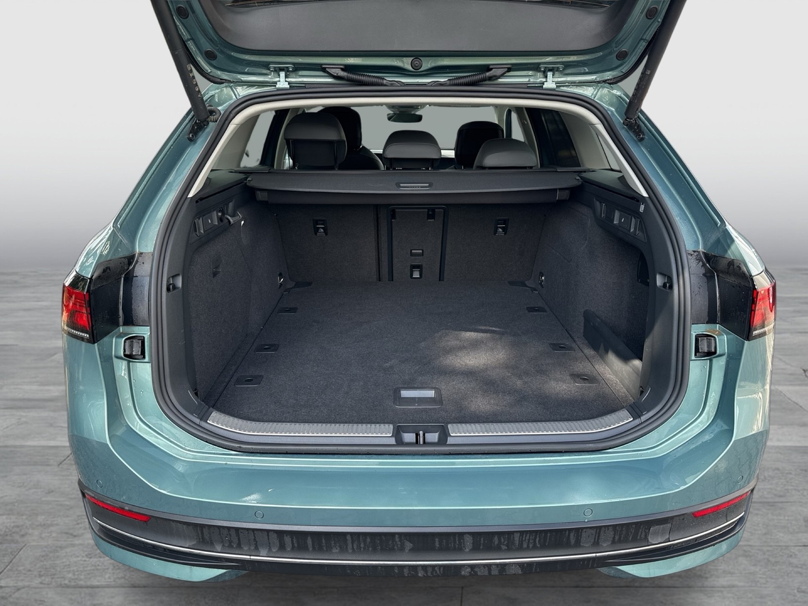 Volkswagen Passat Variant 2.0 BUSINESS HARMAN KARDON 360CAM