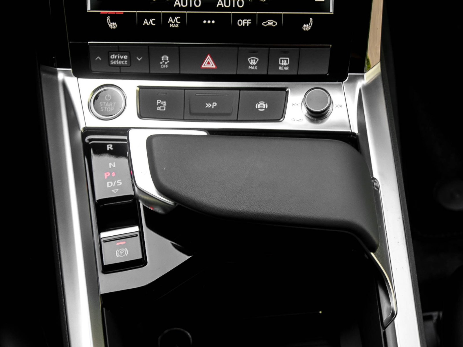 Audi Q8 e-tron 55 quattro S LINE BLACKPAK LM21 360CAM