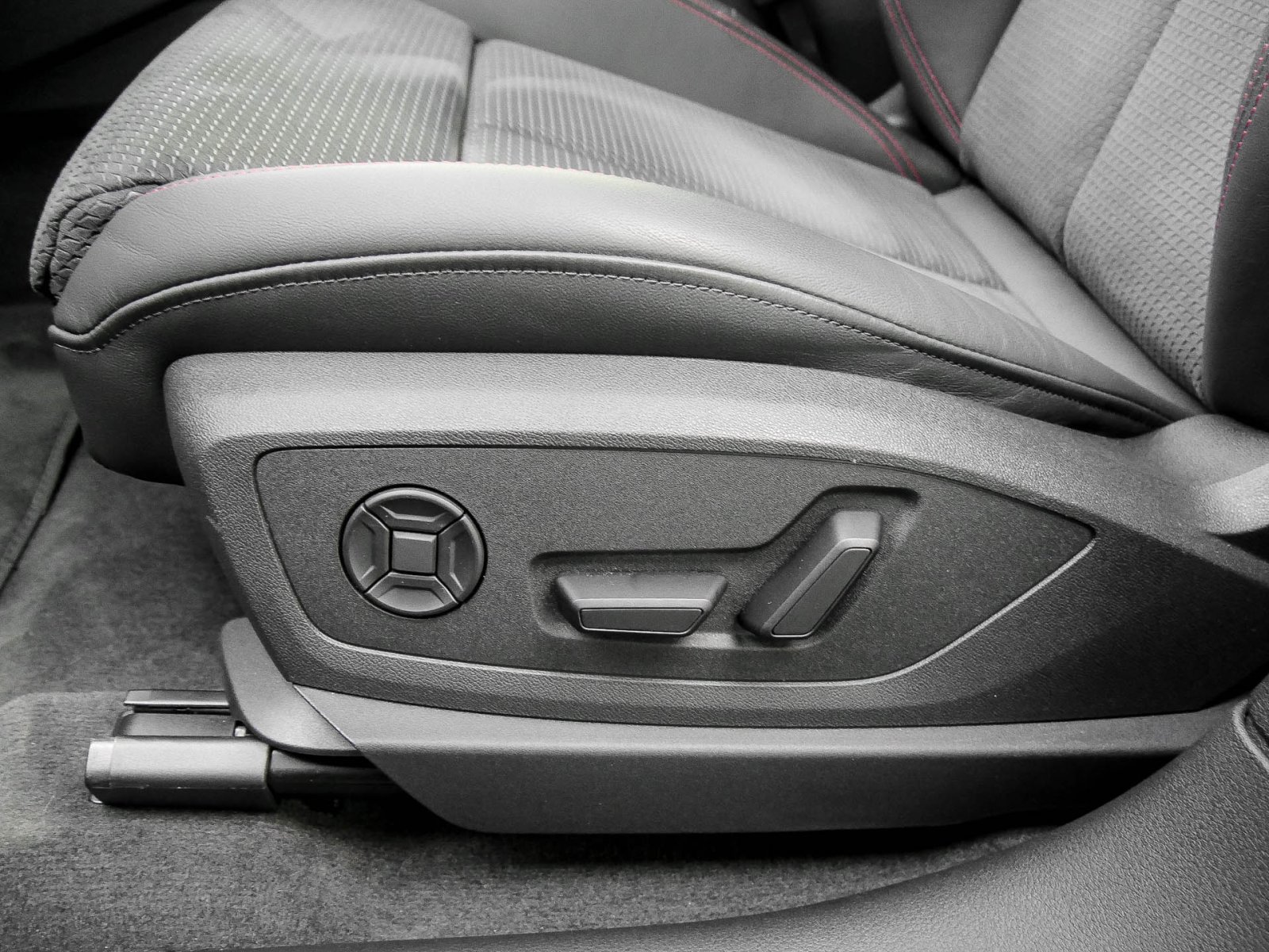 Audi Q8 e-tron 55 quattro S LINE BLACKPAK LM21 360CAM