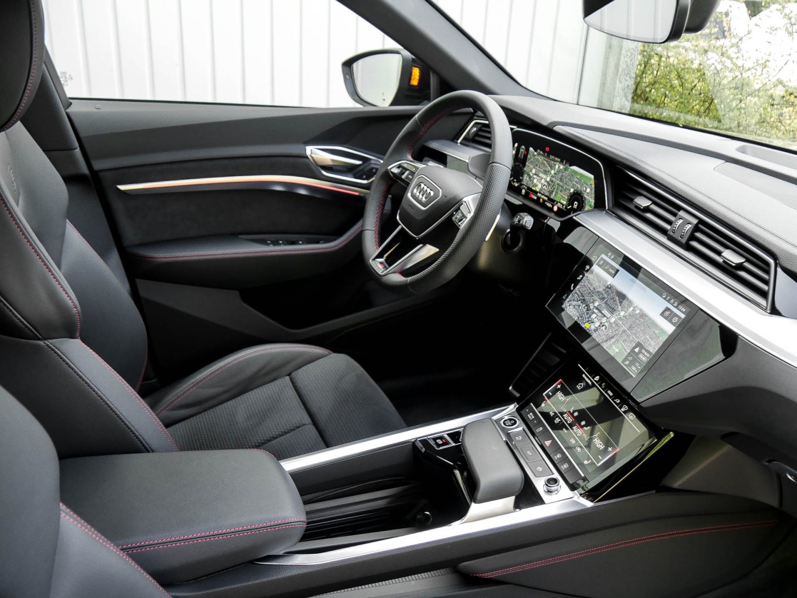 Audi Q8 e-tron 55 quattro S LINE BLACKPAK LM21 360CAM