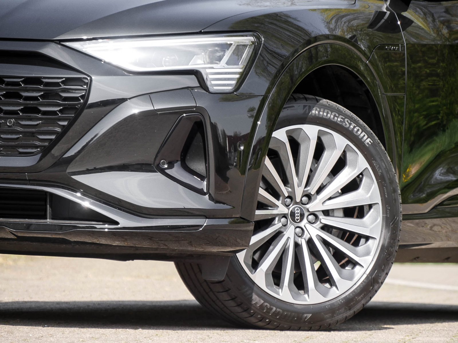 Audi Q8 e-tron 55 quattro S LINE BLACKPAK LM21 360CAM