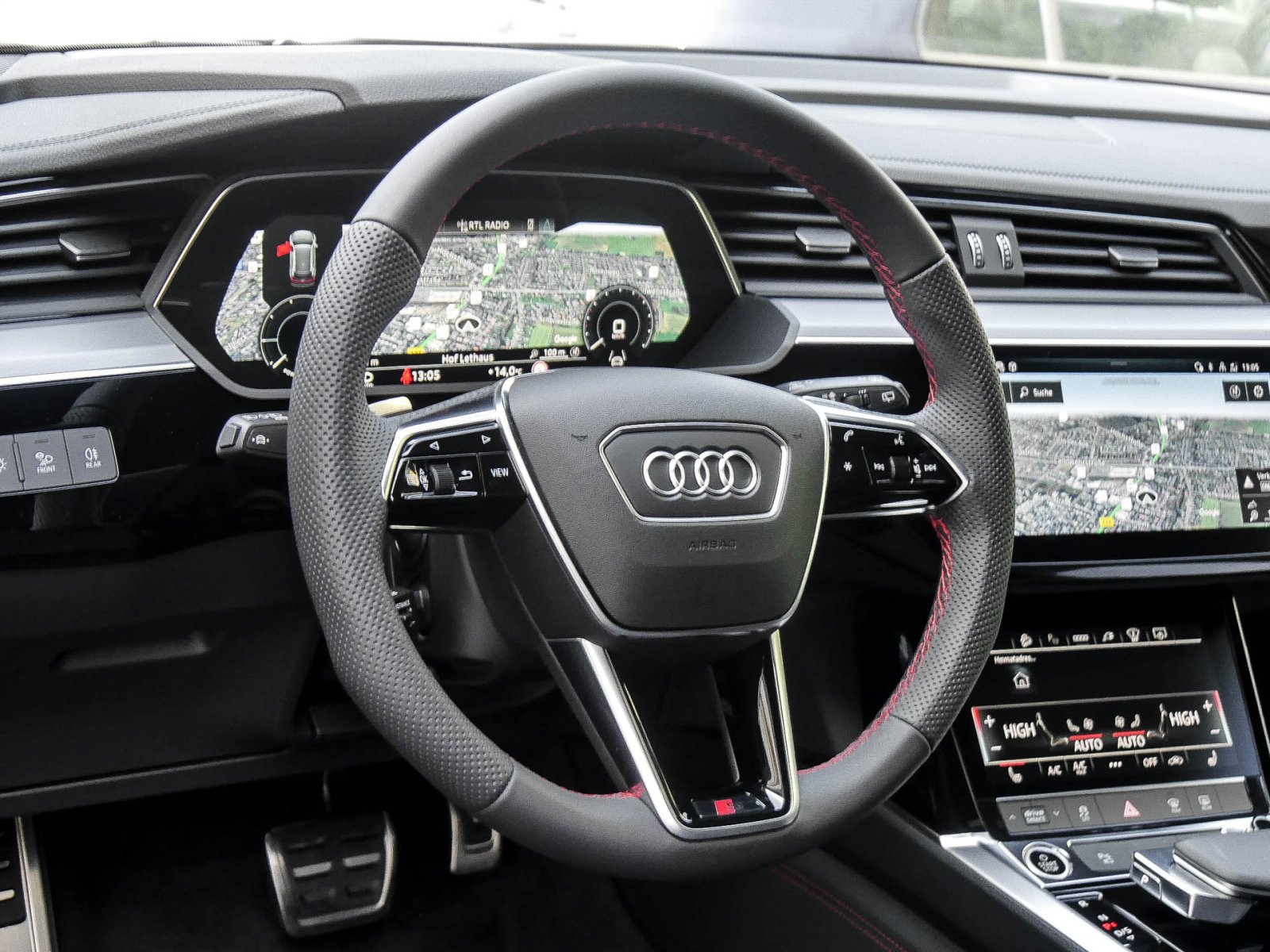 Audi Q8 e-tron 55 quattro S LINE BLACKPAK LM21 360CAM