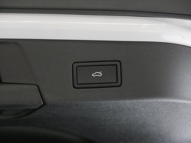 Volkswagen ID.4 GTX 4X4 WÄRMEPUMPE PANO AHK 360CAM ACC LM21