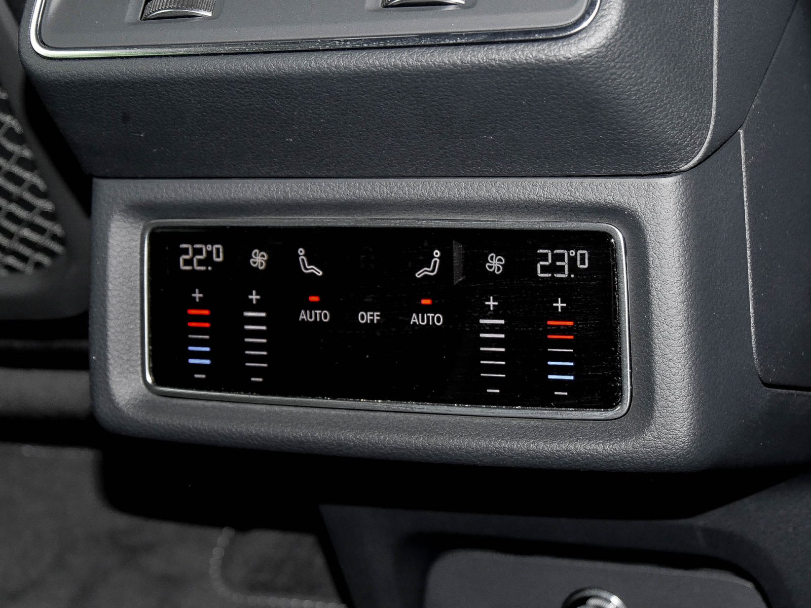 Audi Q8 e-tron 55 quattro advanced NAVI+ AHK LM20