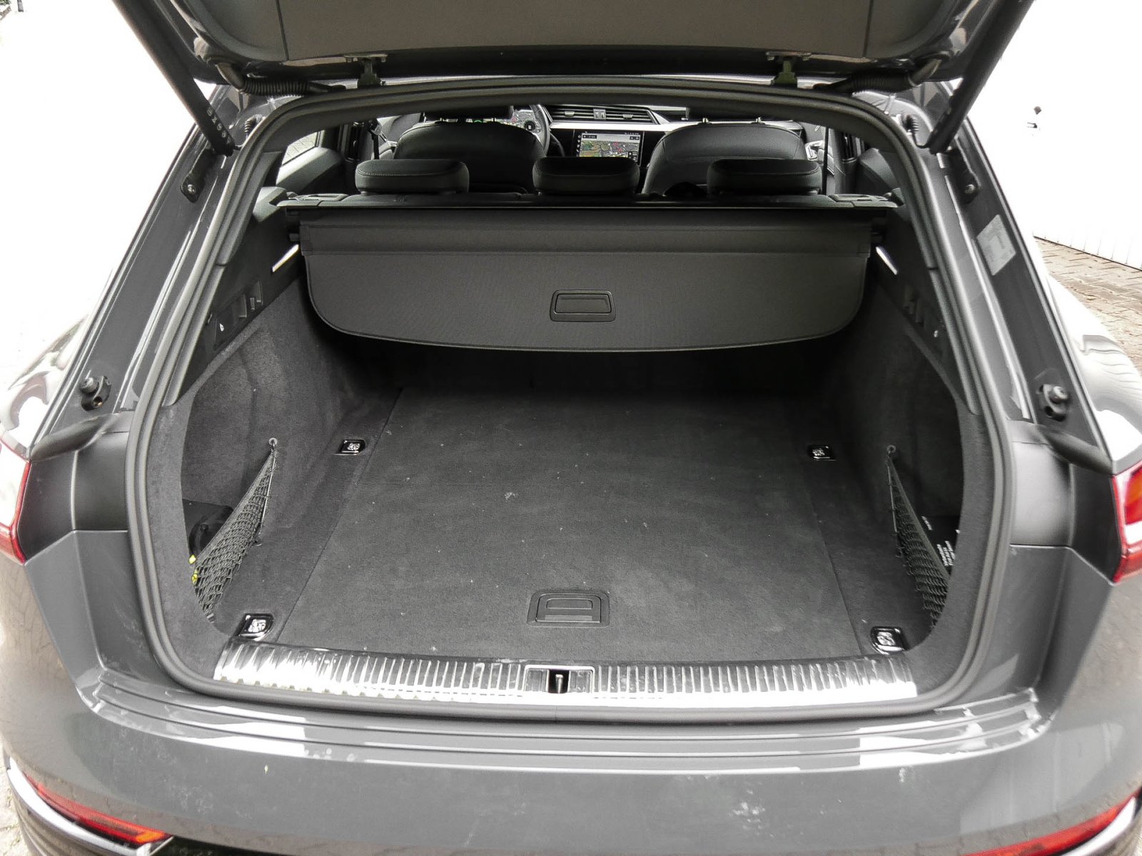 Audi Q8 e-tron 55 quattro advanced NAVI+ AHK LM20