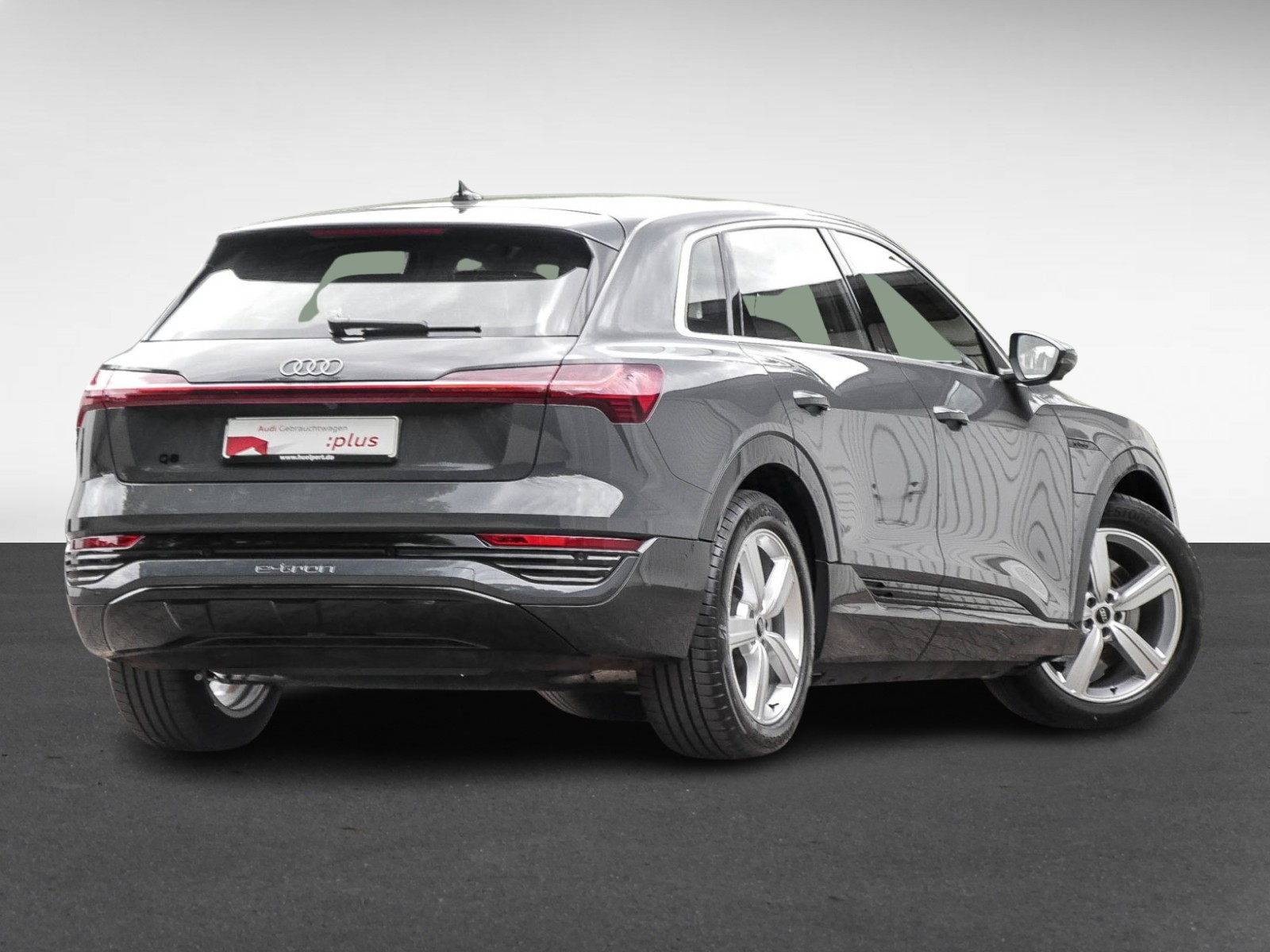 Audi Q8 e-tron 55 quattro advanced NAVI+ AHK LM20