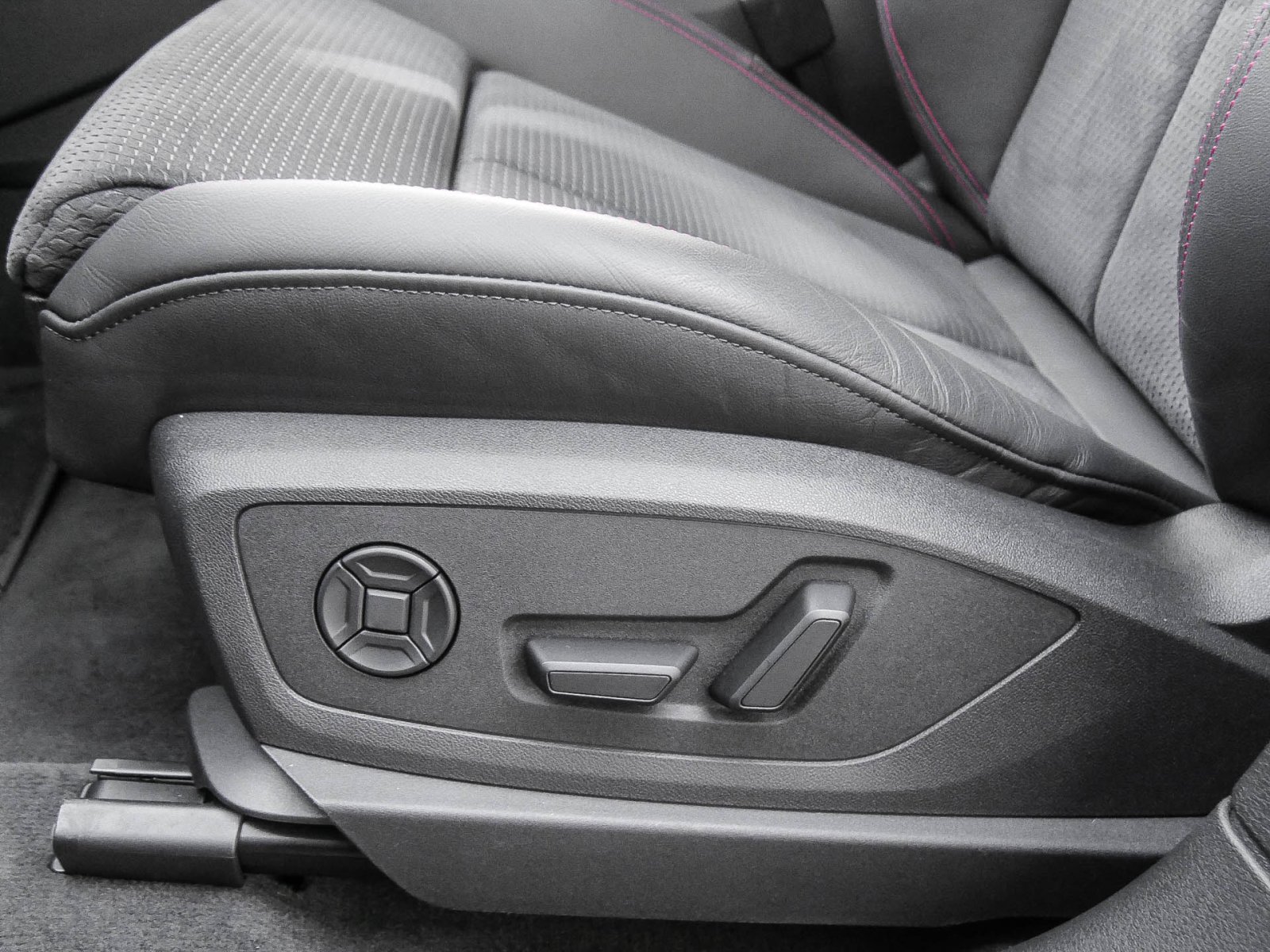 Audi Q8 e-tron 55 quattro S LINE BLACKPAK LM20 360CAM