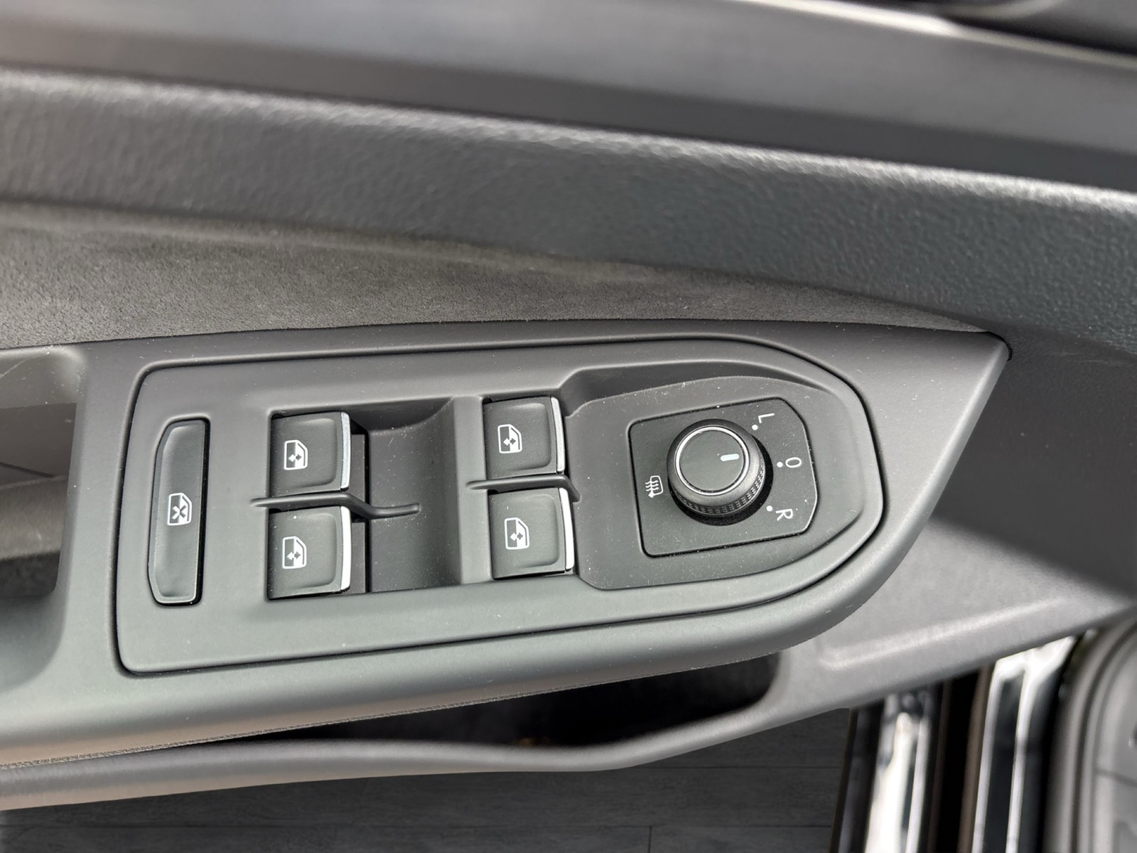 Volkswagen Golf VIII 1.5 eTSI STYLE CAM ACC CARPLAY LED+