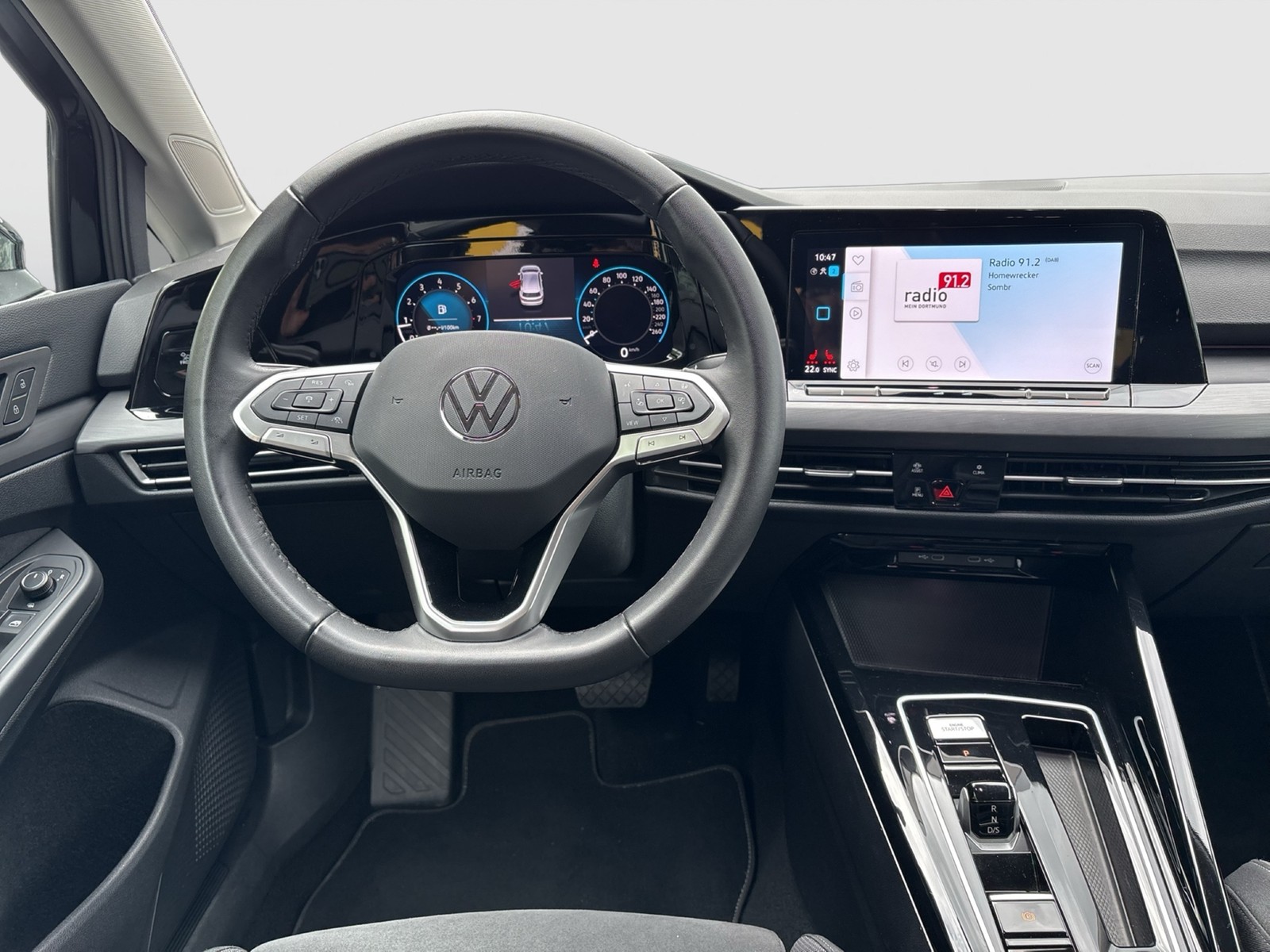 Volkswagen Golf VIII 1.5 eTSI STYLE CAM ACC CARPLAY LED+