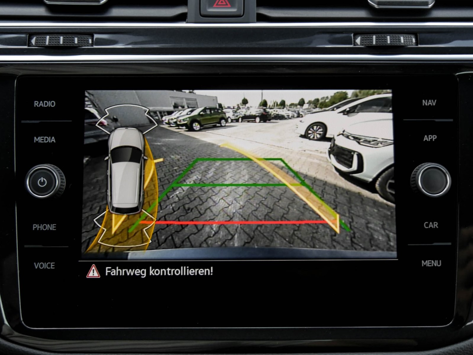 Volkswagen Tiguan 2.0 R-LINE 4X4 AHK CAM ACC LM19 NAVI