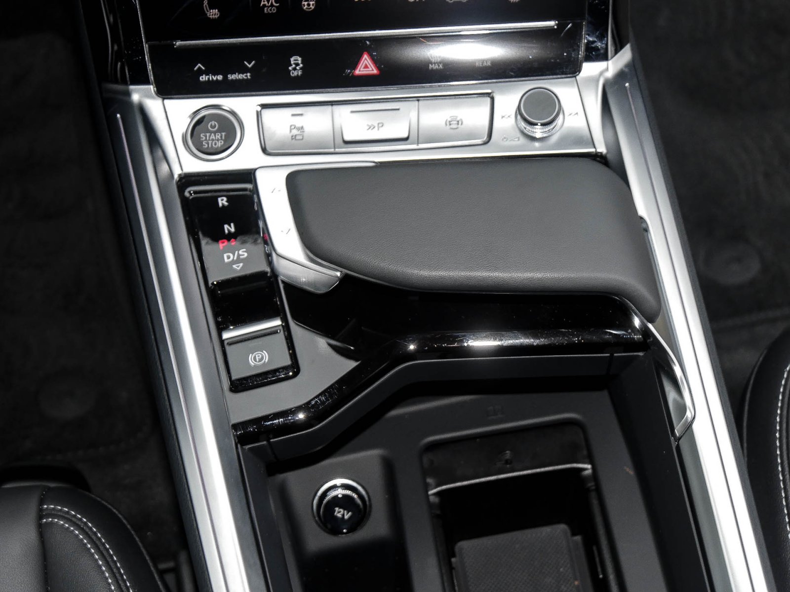 Audi Q8 e-tron 55 quattro advanced NAVI+ AHK LM20