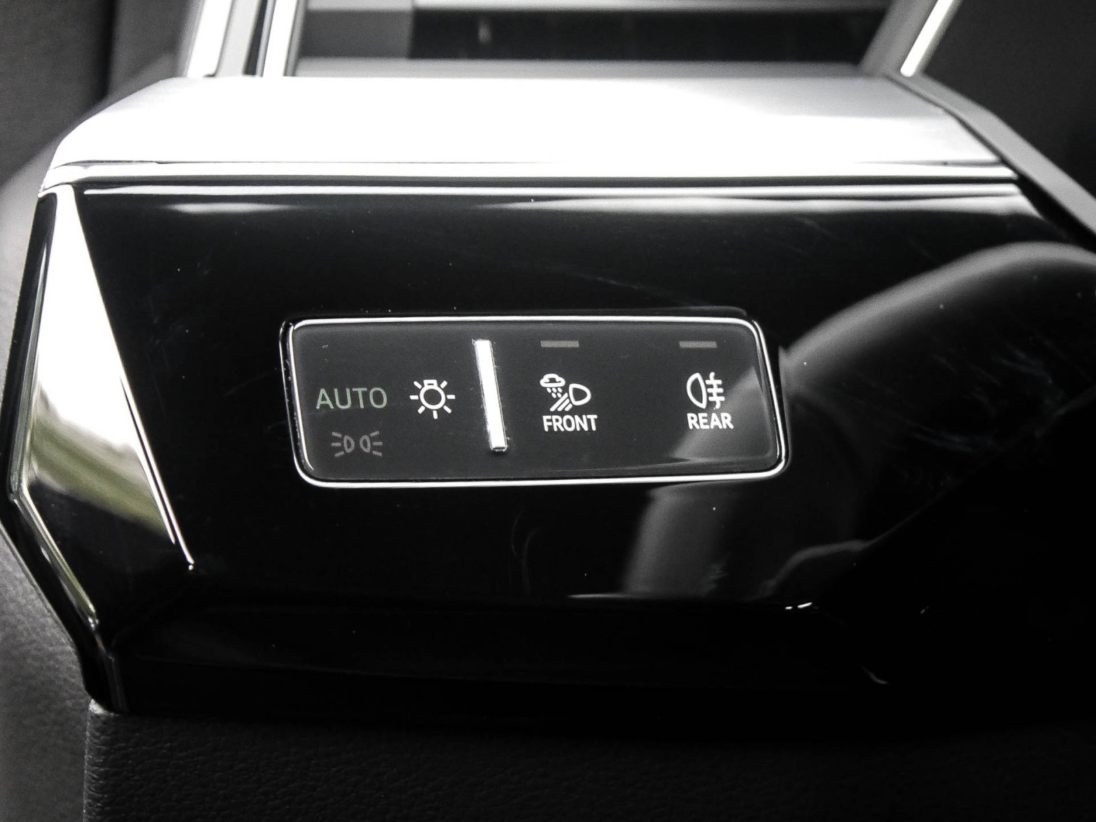 Audi Q8 e-tron 55 quattro advanced NAVI+ AHK LM20