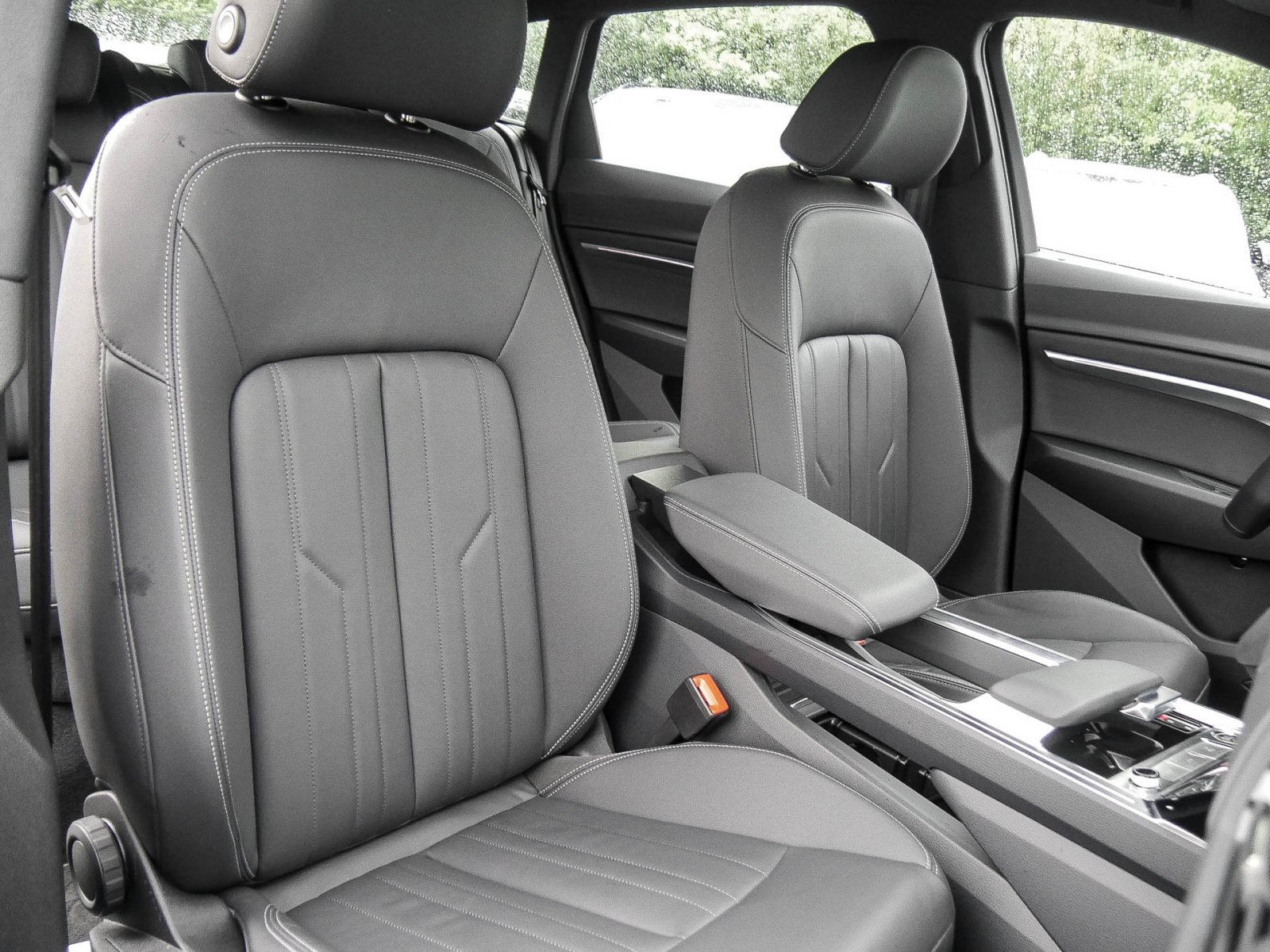 Audi Q8 e-tron 55 quattro advanced NAVI+ AHK LM20