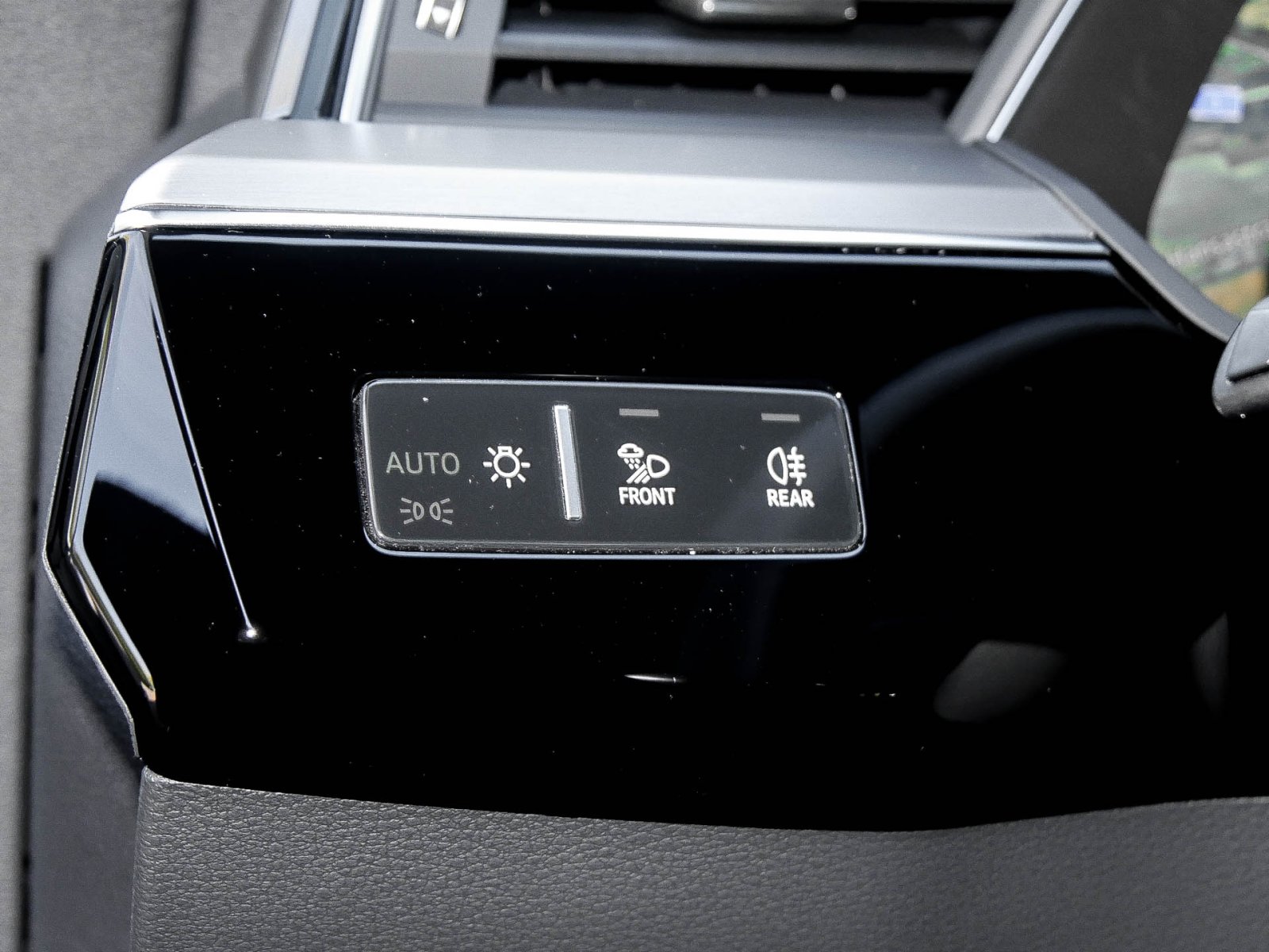 Audi Q8 e-tron 55 quattro advanced NAVI+ AHK LM20