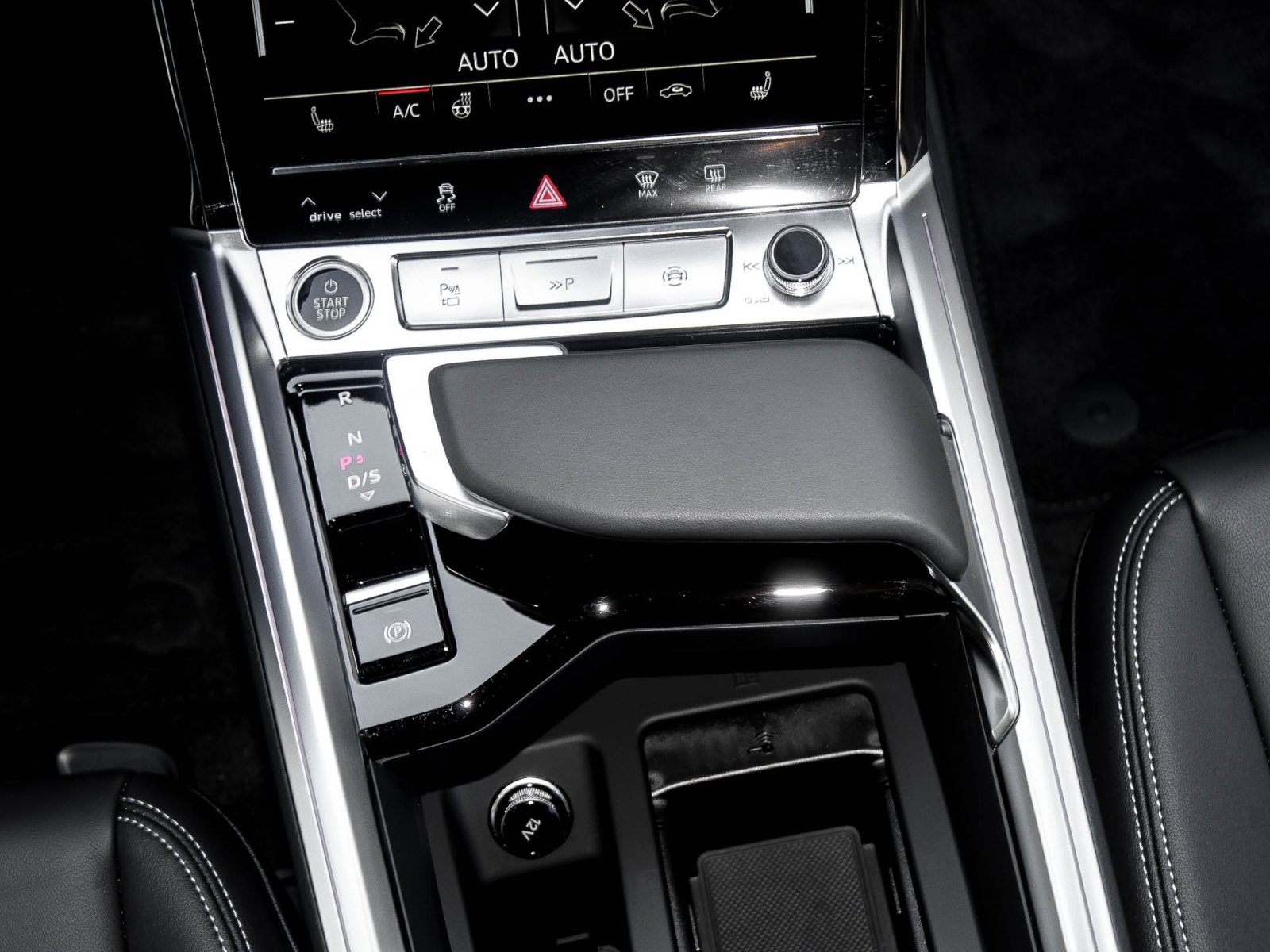 Audi Q8 e-tron 55 quattro advanced NAVI+ AHK LM20