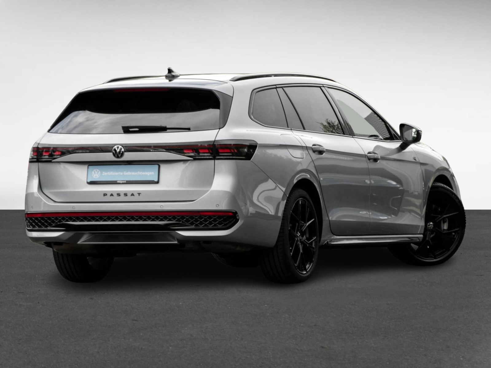 Volkswagen Passat Variant 2.0 R-LINE 4X4 NEUES MODELL PANO