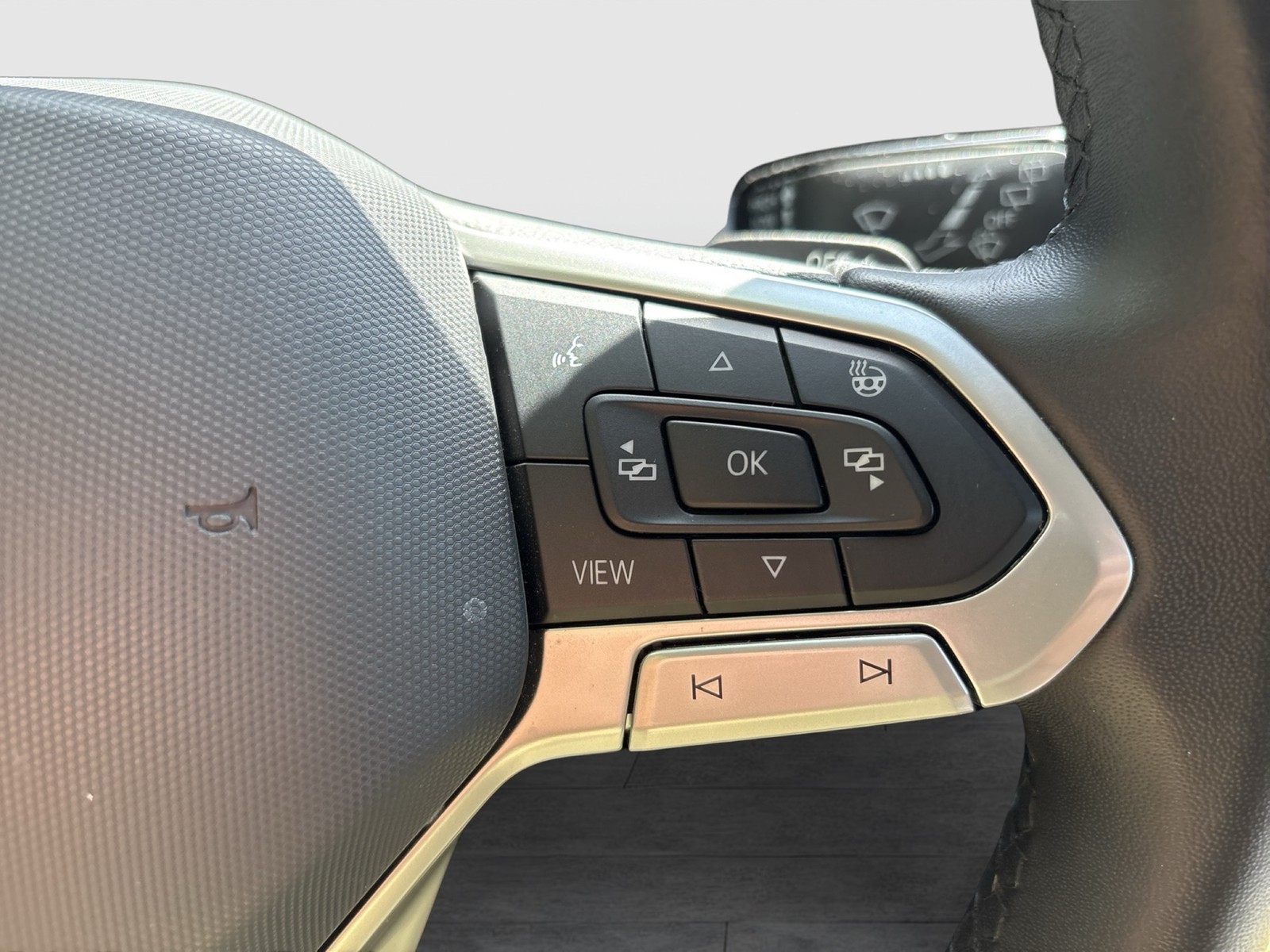 Volkswagen Golf VIII 1.5 eTSI STYLE CAM ACC CARPLAY LED+