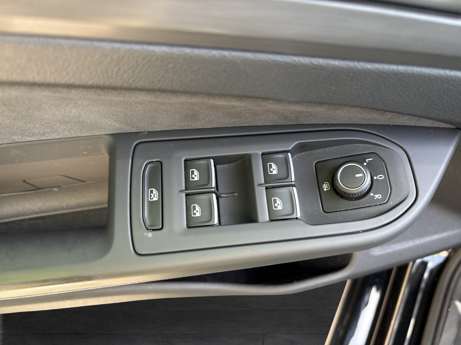 Volkswagen Golf VIII 1.5 eTSI STYLE CAM ACC CARPLAY LED+