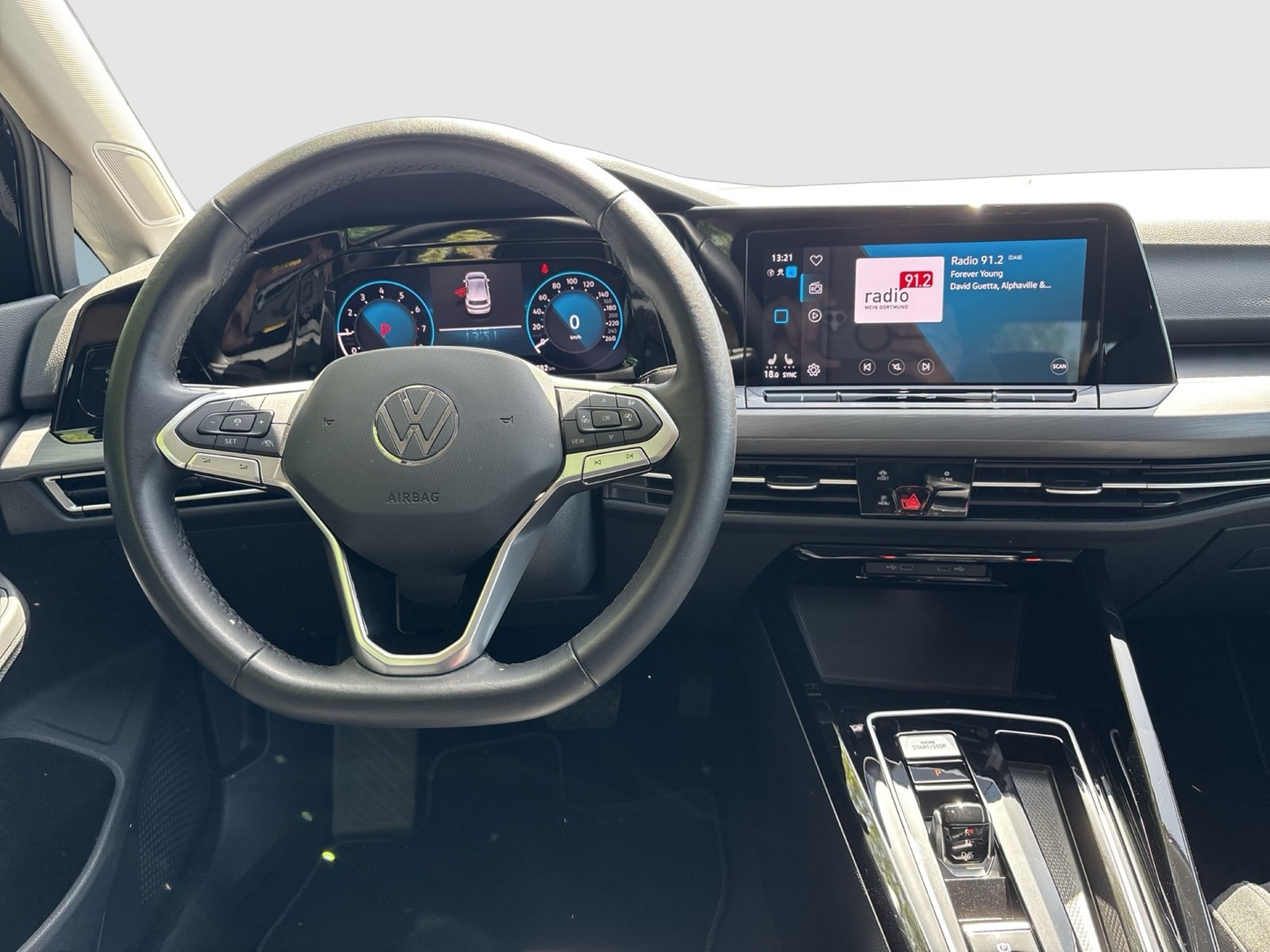 Volkswagen Golf VIII 1.5 eTSI STYLE CAM ACC CARPLAY LED+