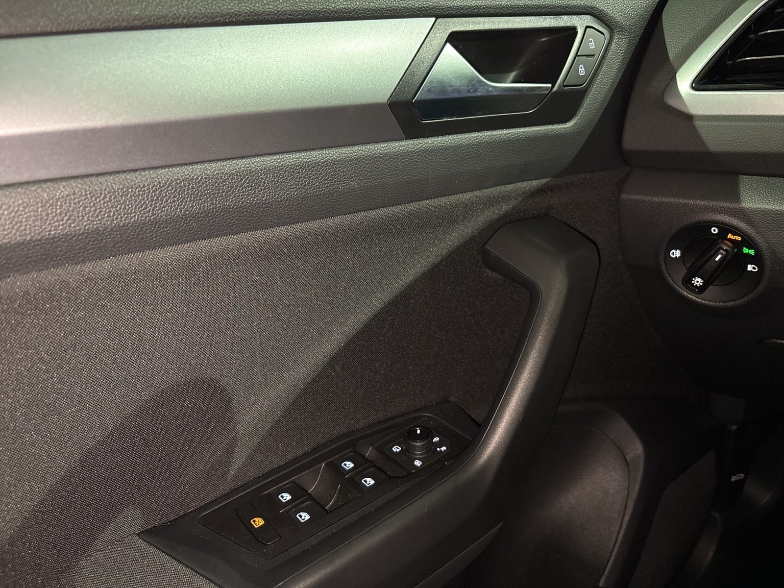 Volkswagen T-Roc 1.5 LIFE STANDHZ. NAVI ALU CARPLAY SITZHZ.