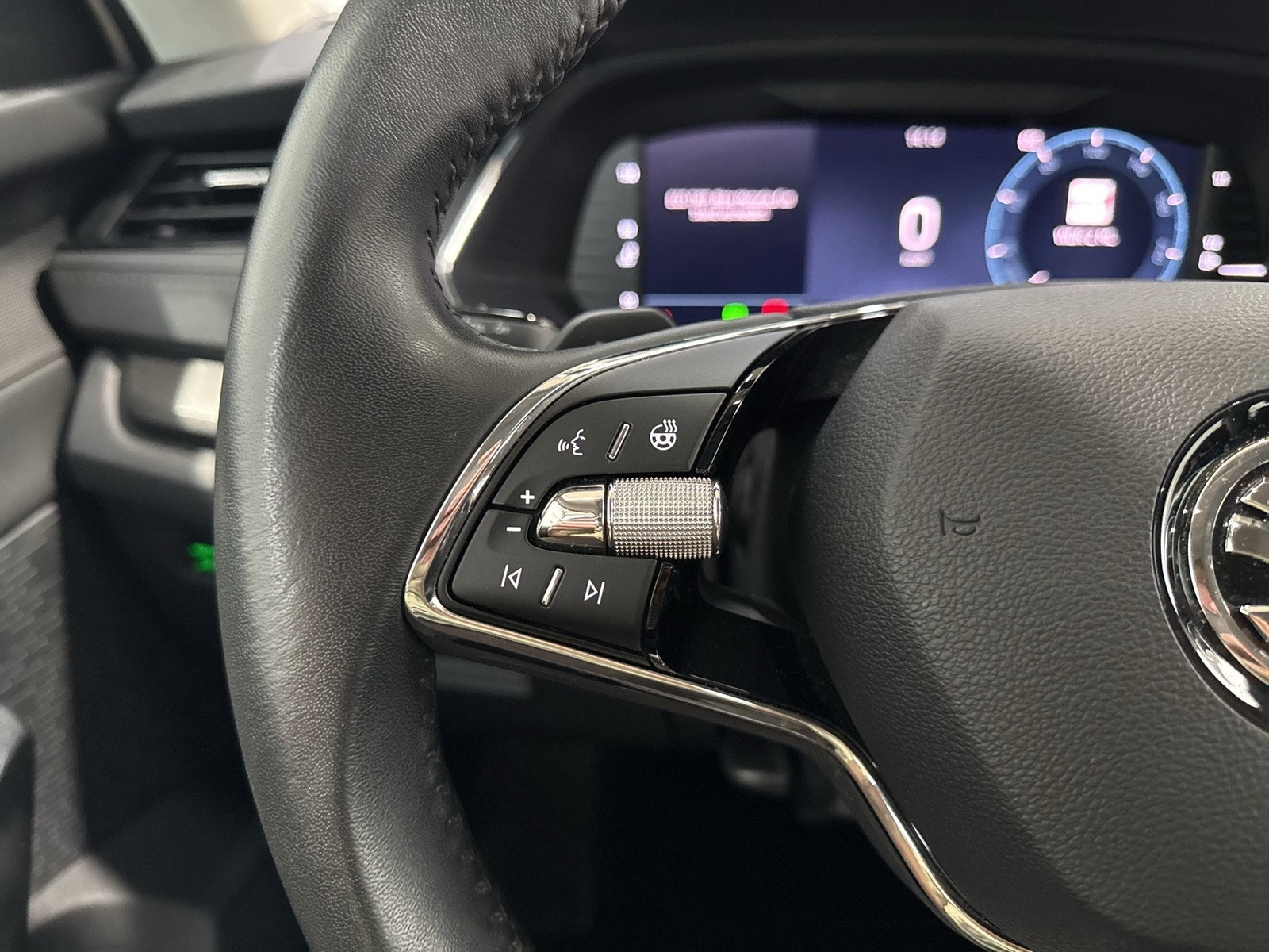Skoda Octavia Combi 2.0 AHK NAVI ALU CARPLAY SITZHEIZ.