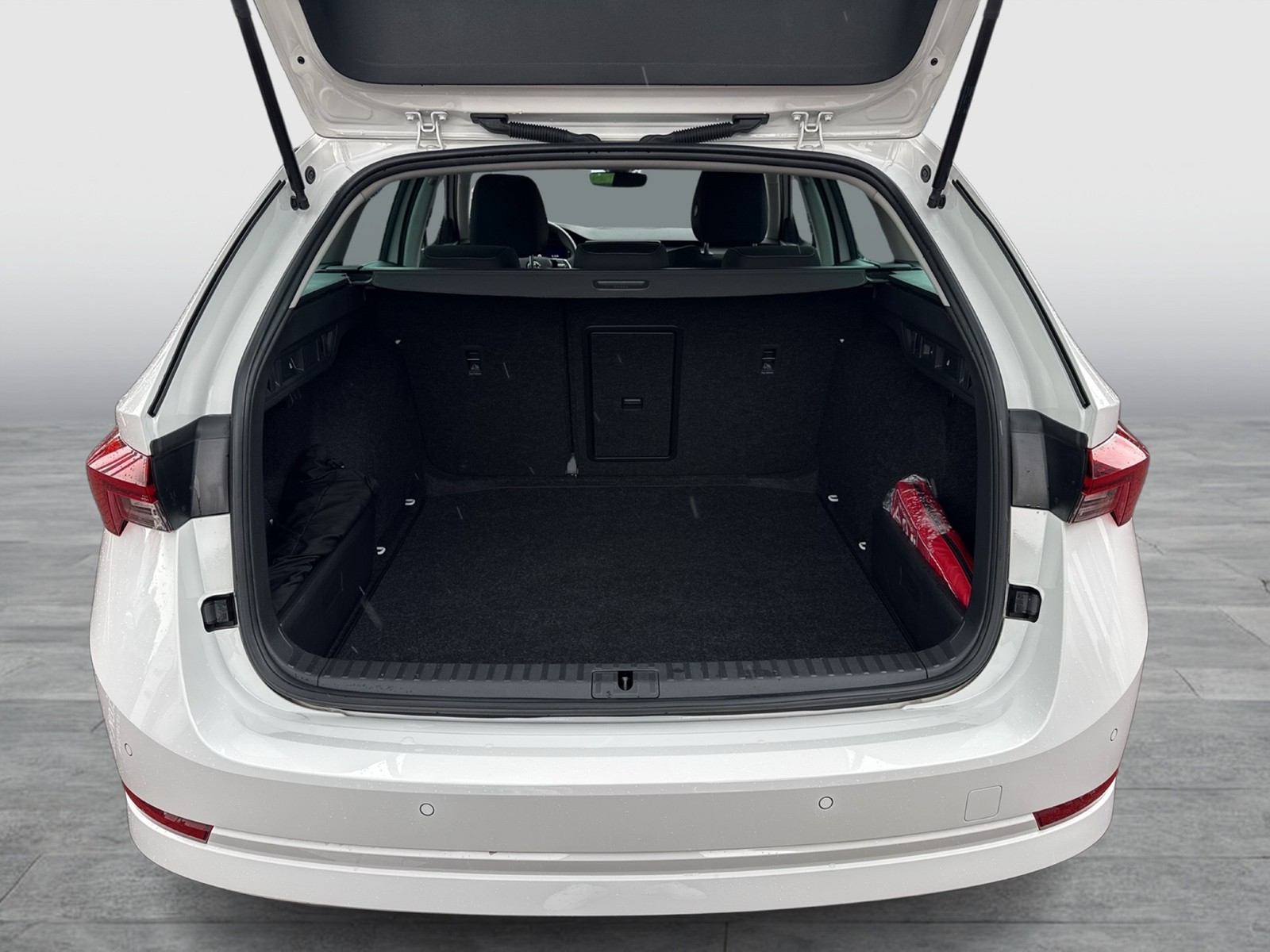 Skoda Octavia Combi 1.0 AHK NAVI LM17 CARPLAY SITZHEIZ