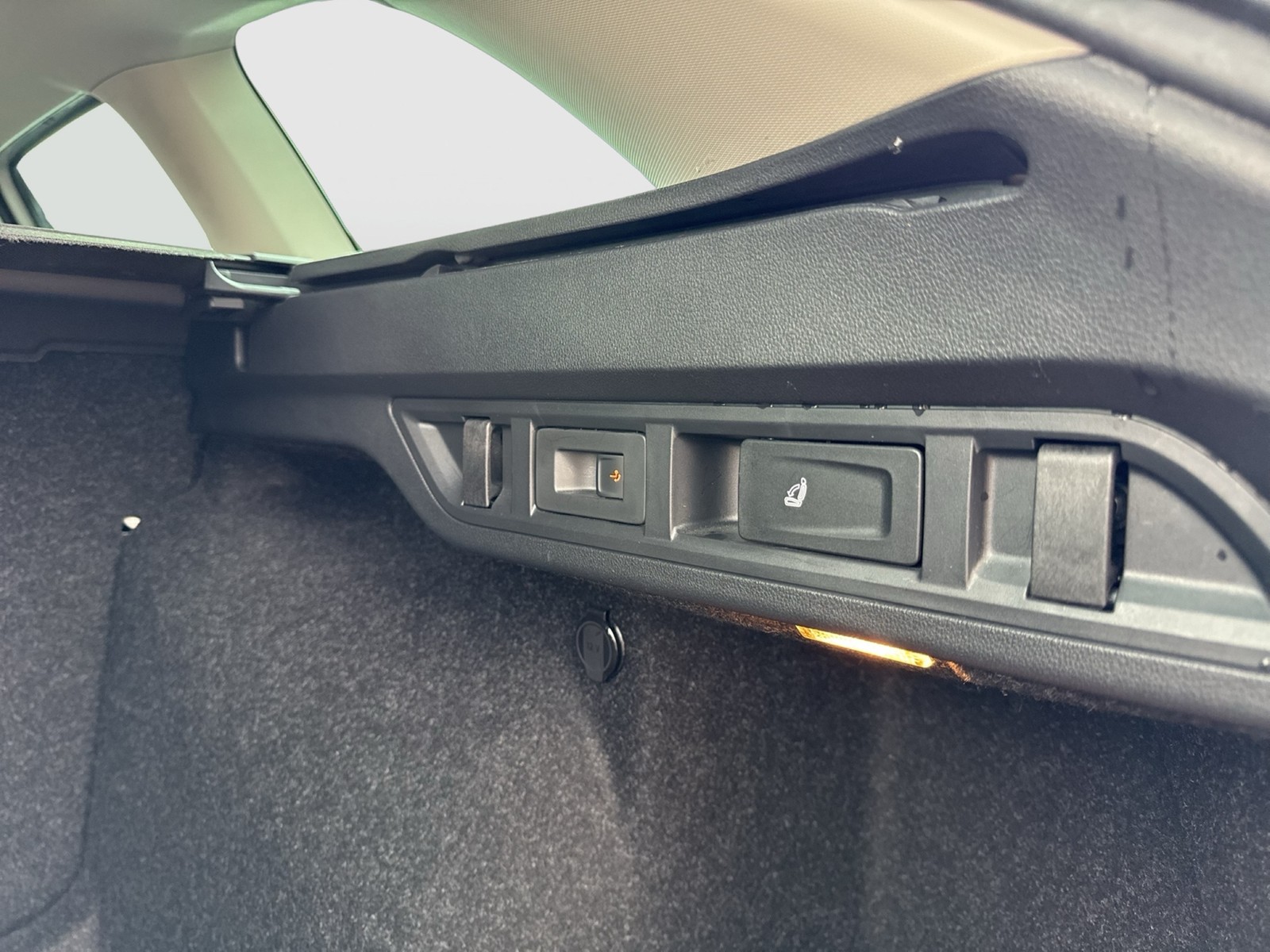 Skoda Octavia Combi 1.0 AHK NAVI LM17 CARPLAY SITZHEIZ