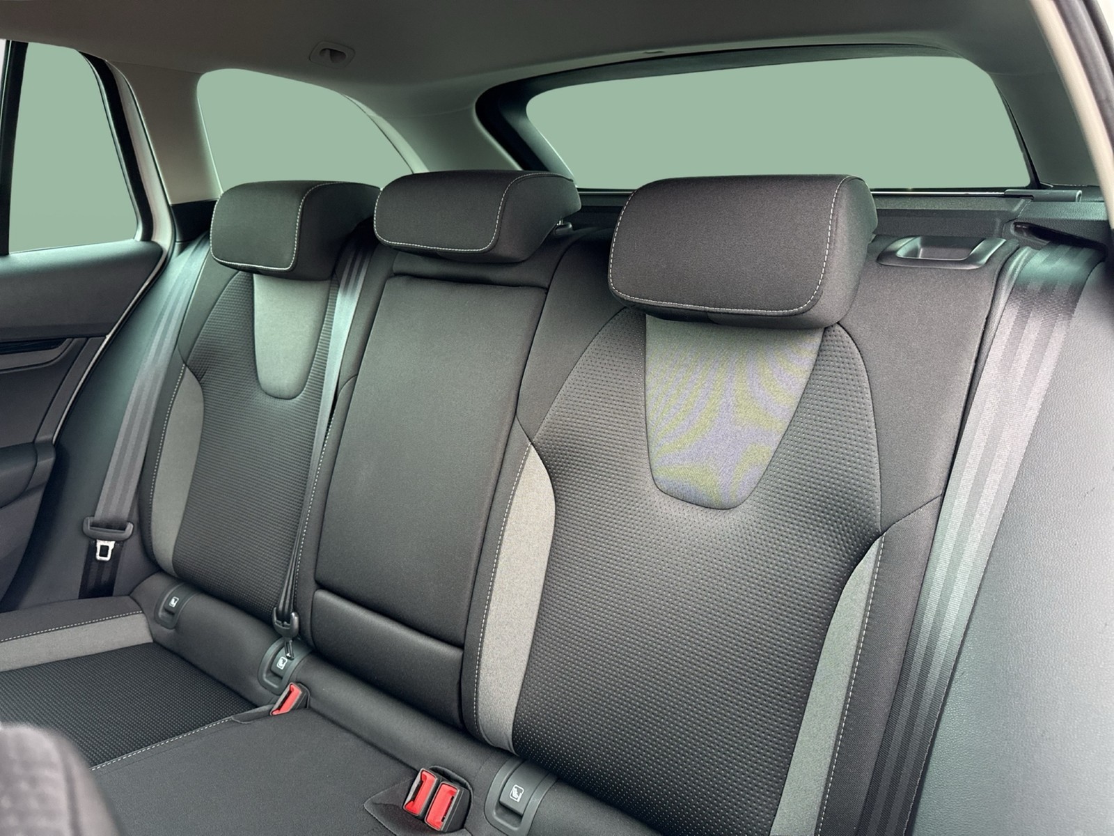 Skoda Octavia Combi 1.0 AHK NAVI LM17 CARPLAY SITZHEIZ
