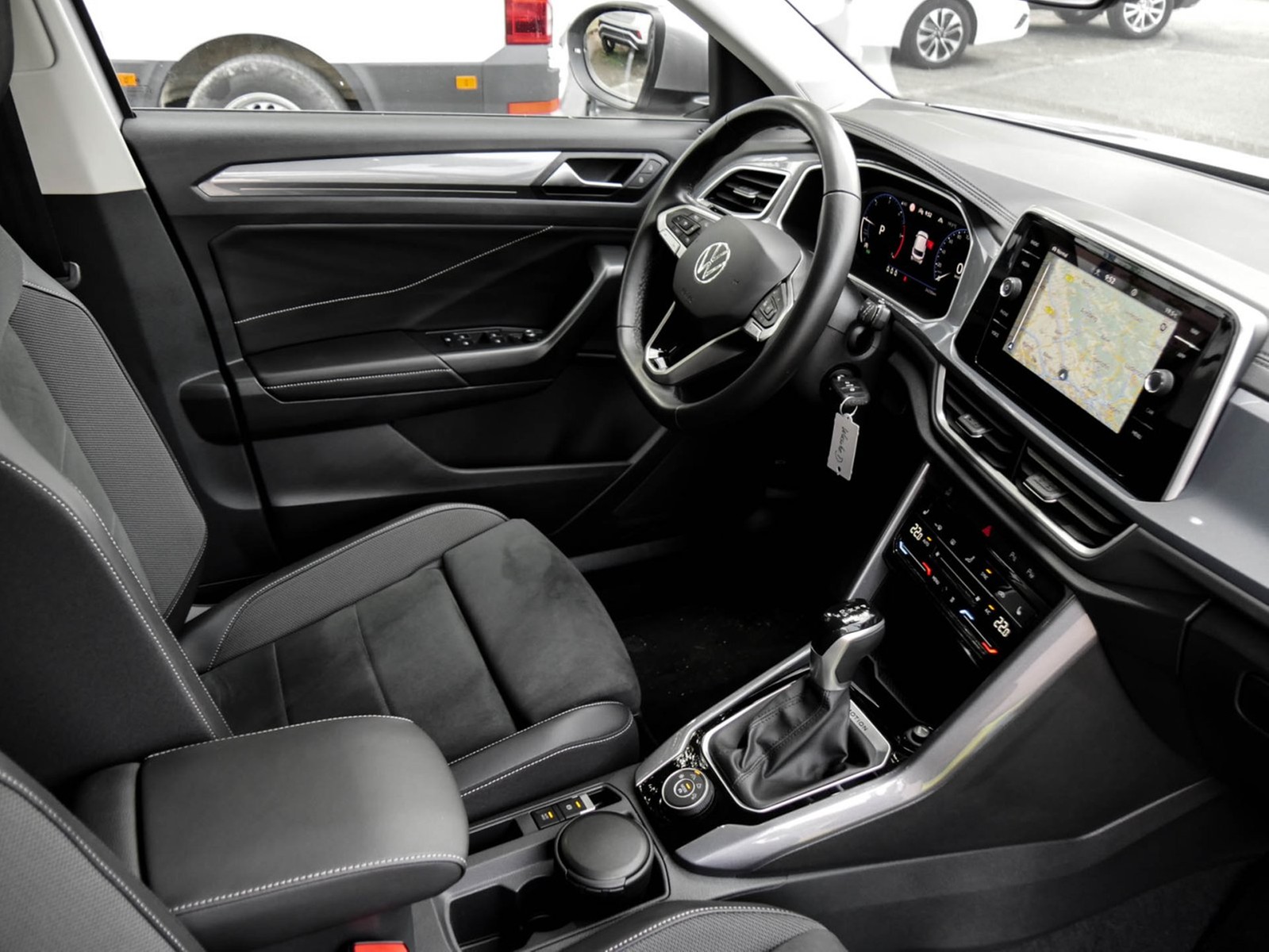 Volkswagen T-Roc 2.0 STYLE 4X4 STANDHZ ACC LM17 NAVI SITZHZ