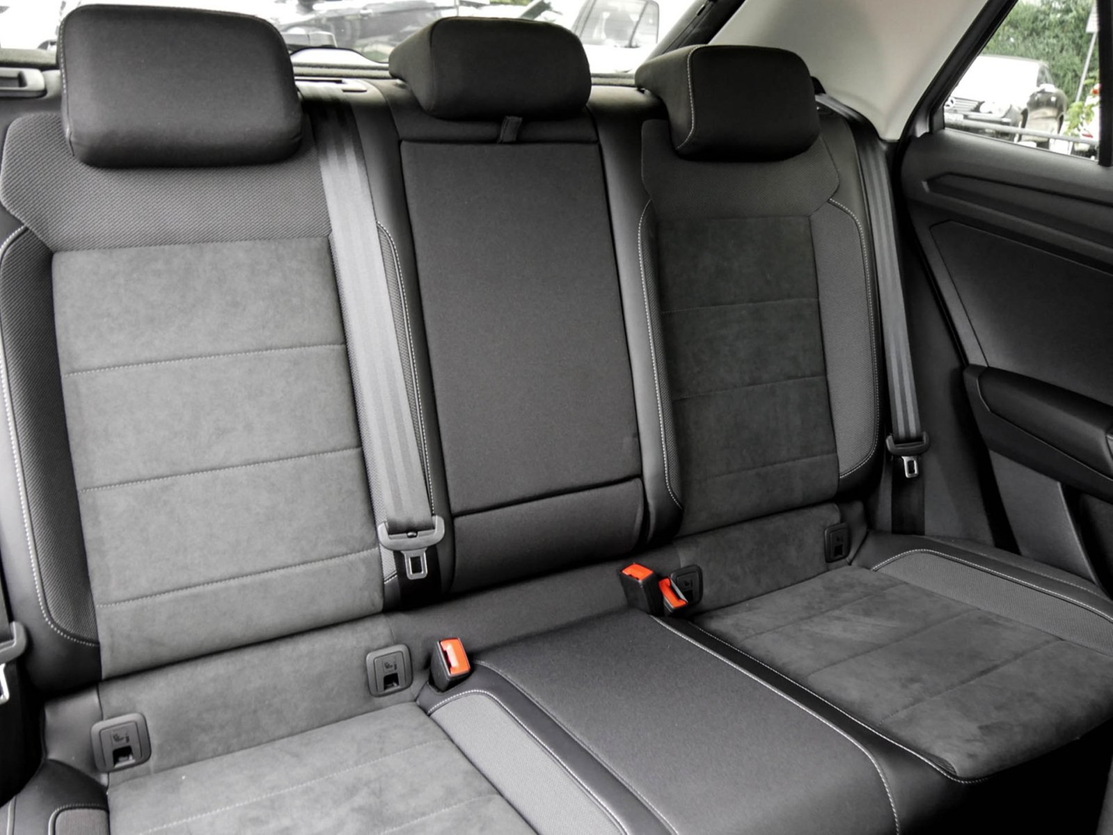 Volkswagen T-Roc 2.0 STYLE 4X4 STANDHZ ACC LM17 NAVI SITZHZ