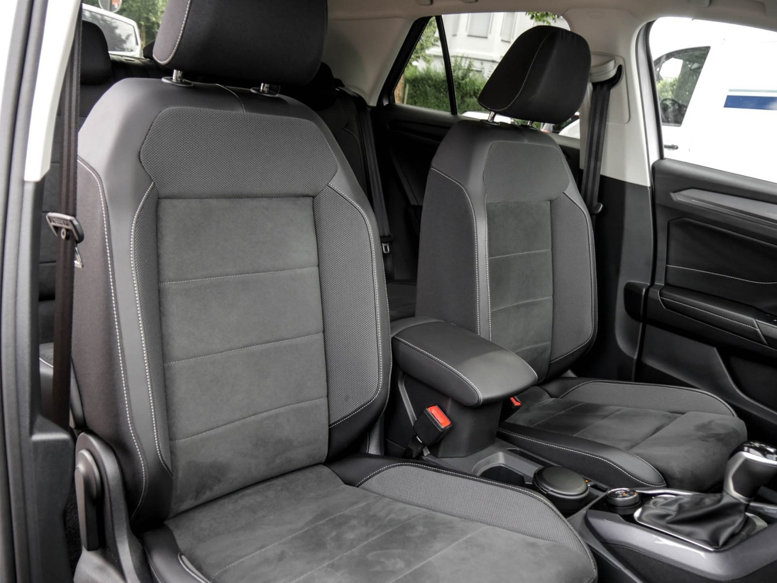 Volkswagen T-Roc 2.0 STYLE 4X4 STANDHZ ACC LM17 NAVI SITZHZ