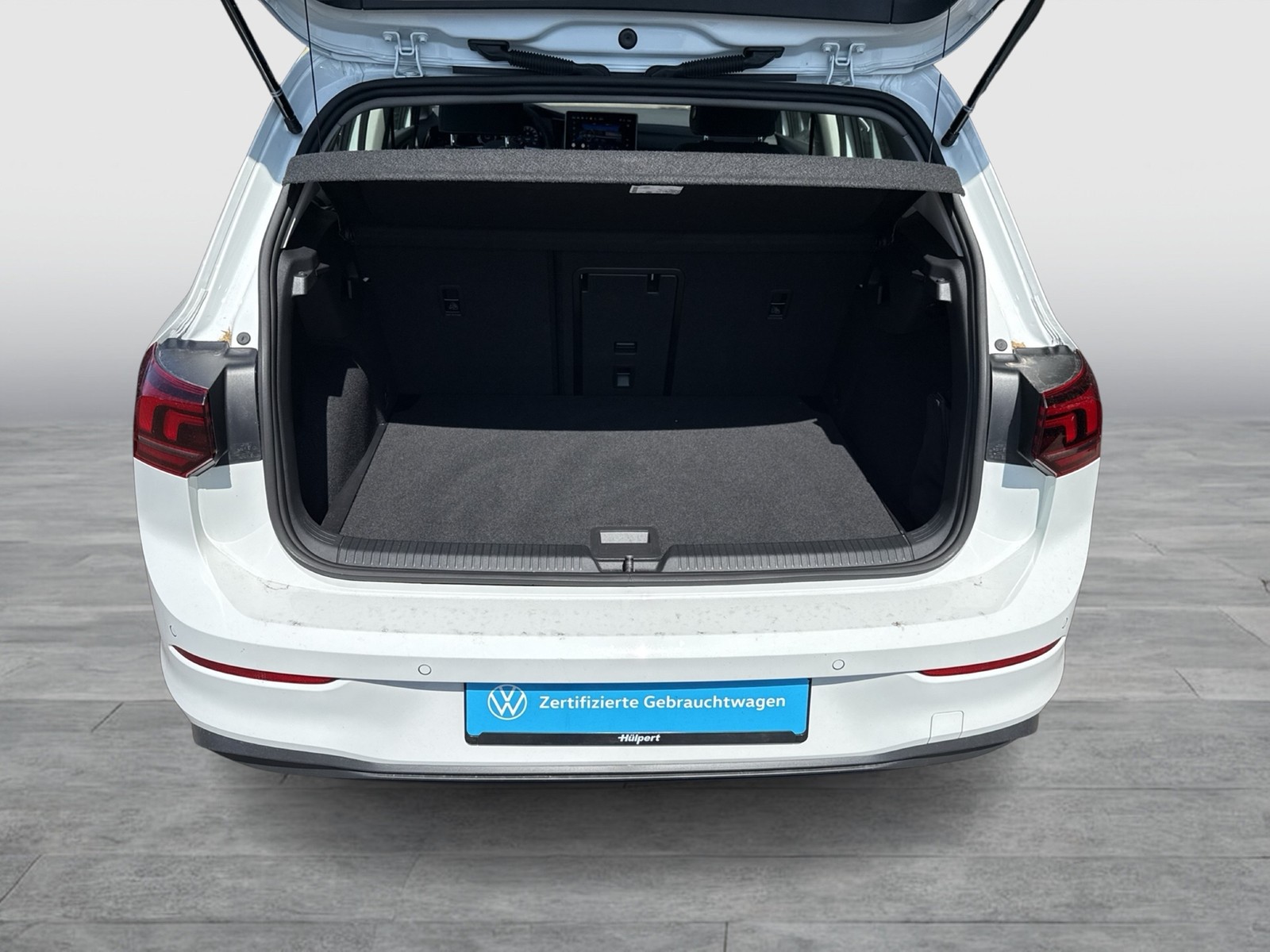 Volkswagen Golf VIII 1.5 eTSI LIFE CAM ACC CARPLAY SITZHEIZ