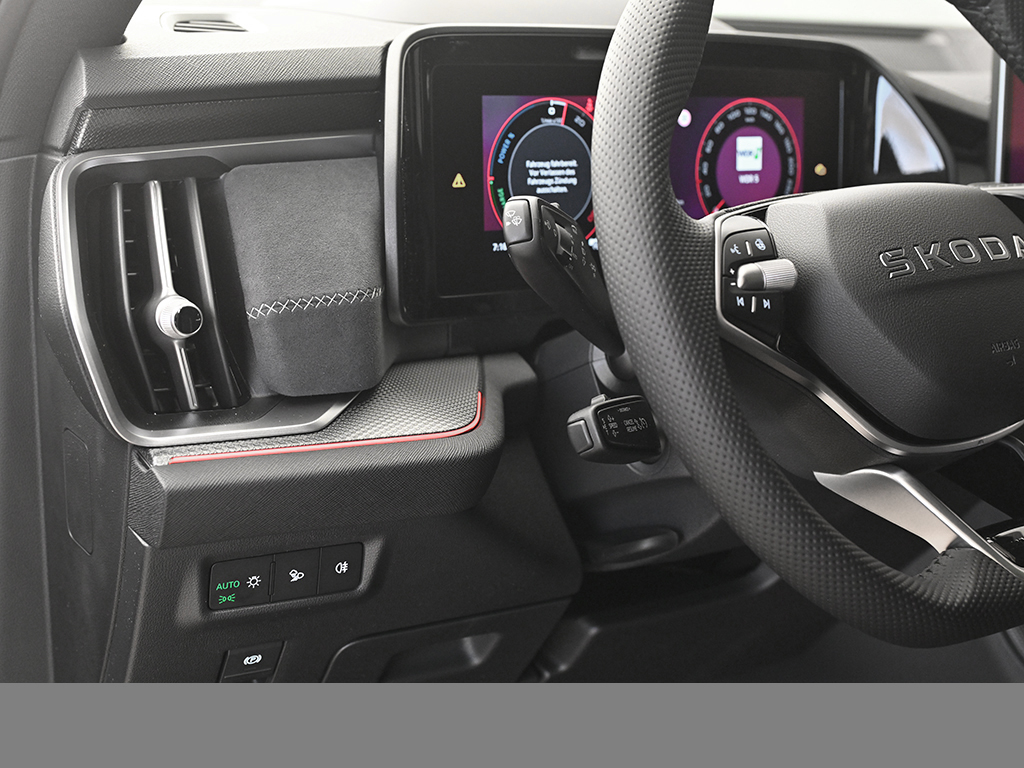 Skoda Kodiaq HYBRID SPORTLINE AHK PANO eSITZE HEADUP