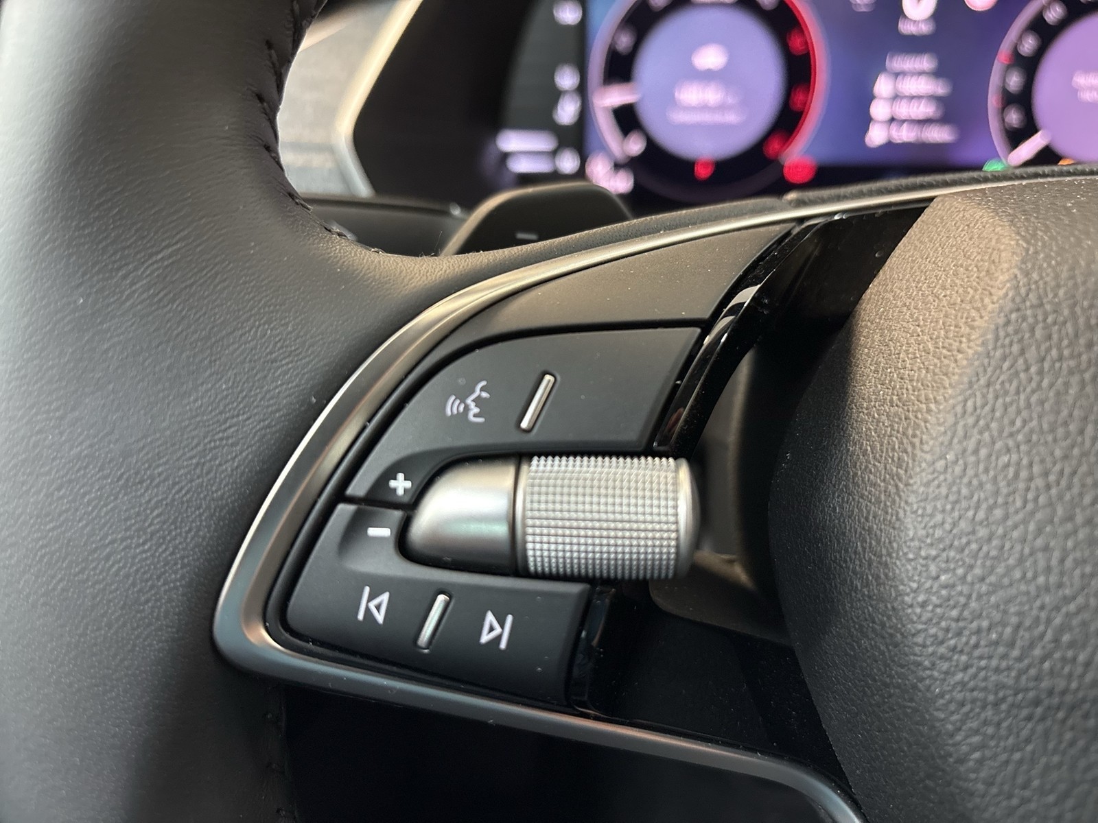 Skoda Octavia Combi 2.0 SELECTION AHK CAM ACC NAVI