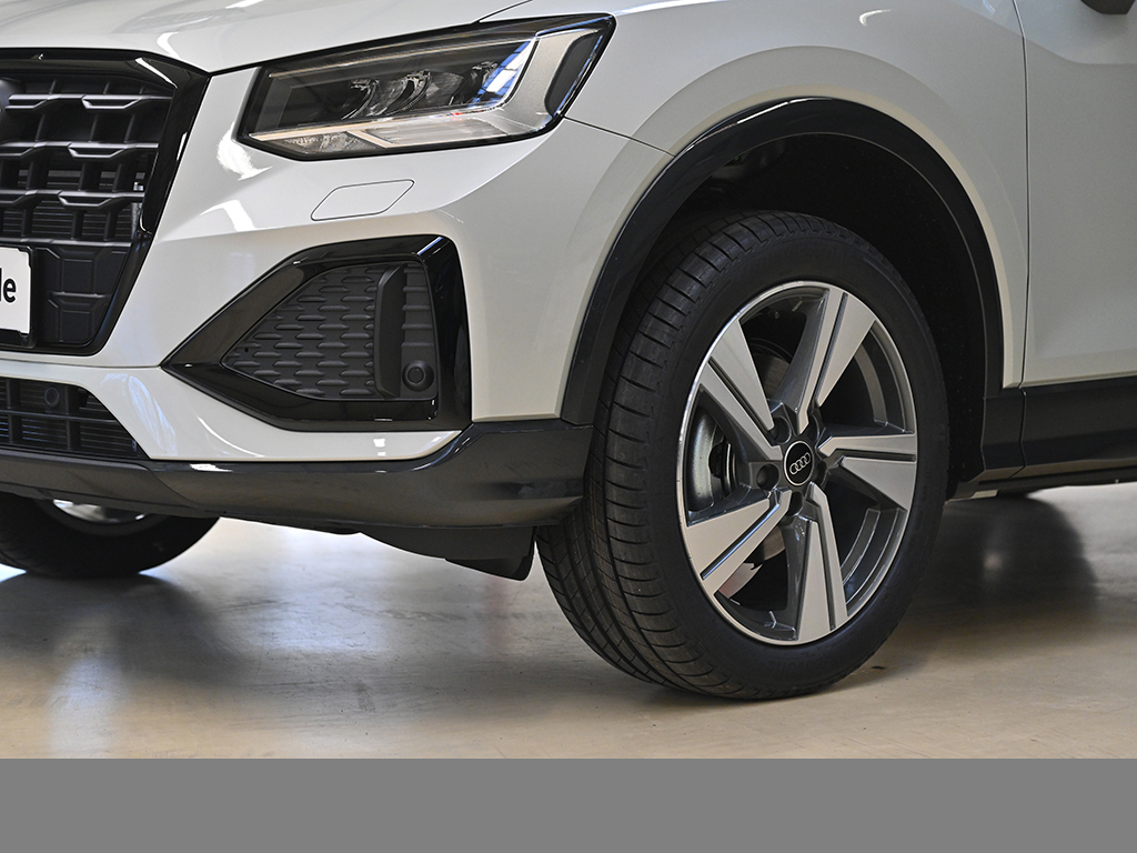 Audi Q2 advanced 35 s tronic AHK eKLAPPE CAM LM18