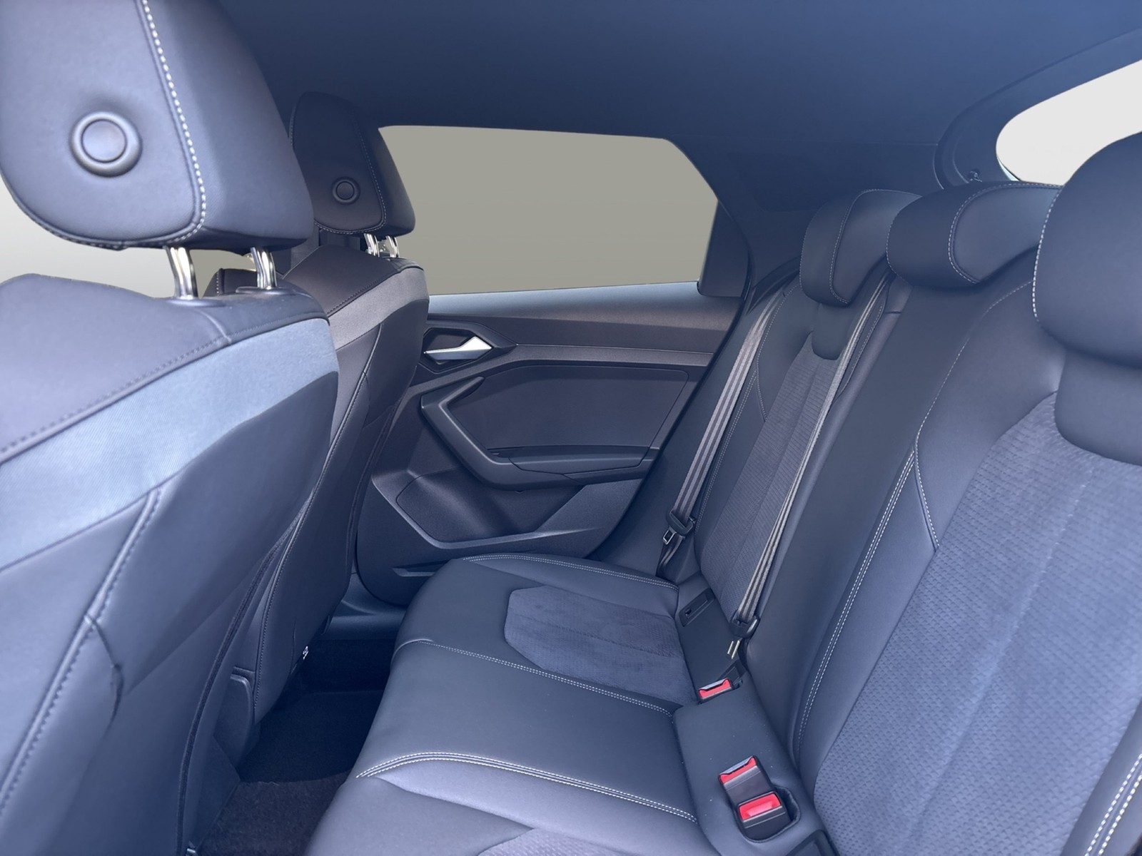 Audi A1 Sportback 30 S LINE ACC LM17 NAVI+ LED SITZHZ