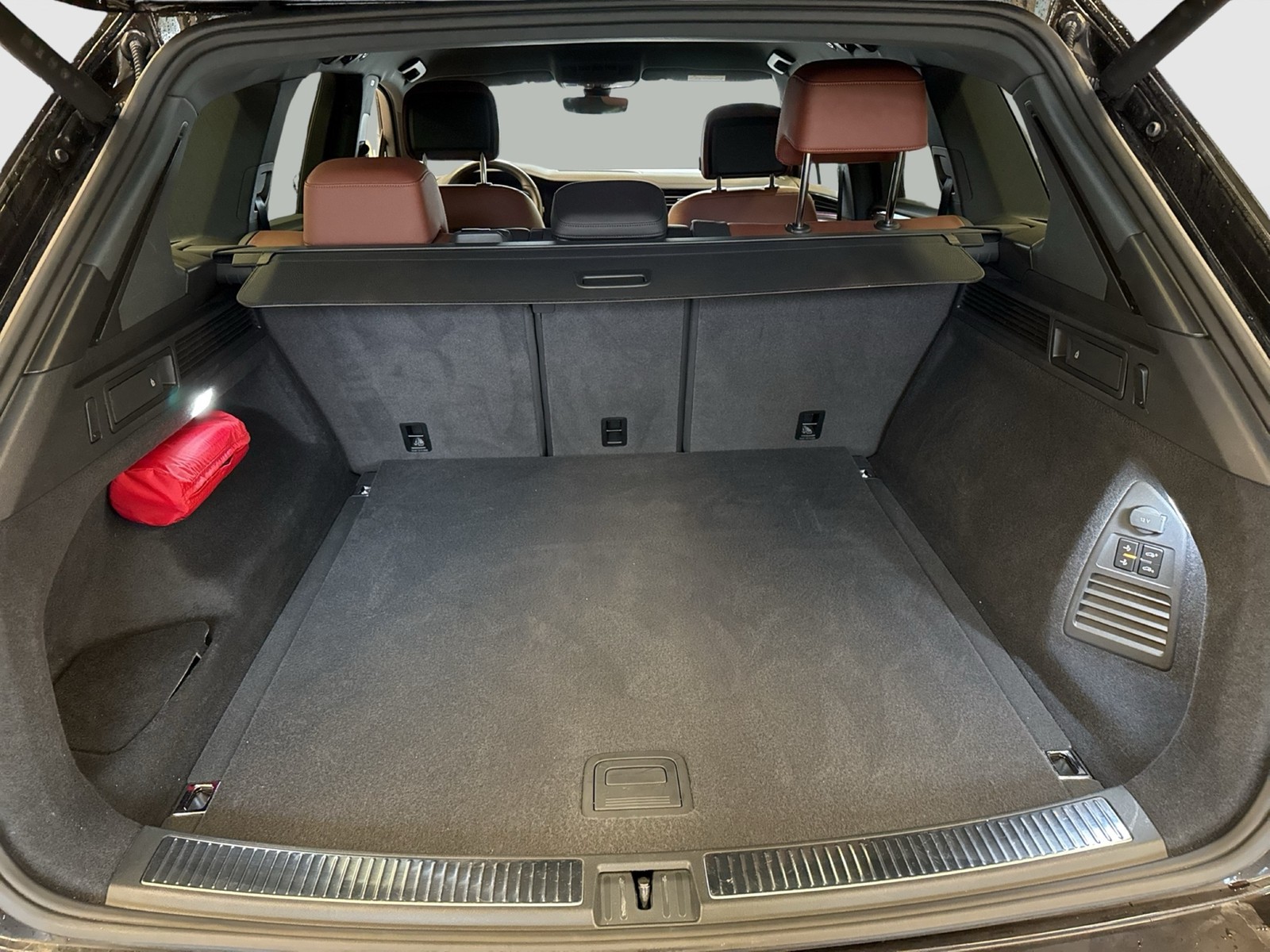 Volkswagen Touareg V6 R-LINE FINAL EDITION STANDHZ AHK LM22