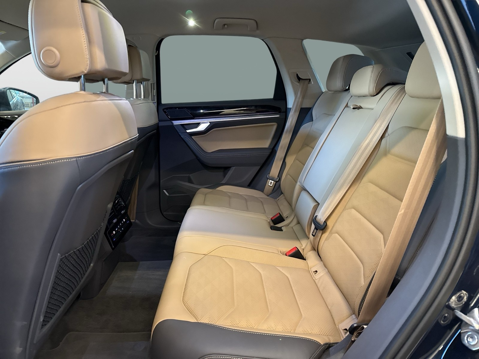 Volkswagen Touareg V6 R-LINE FINAL EDITION STANDHZ AHK LM21