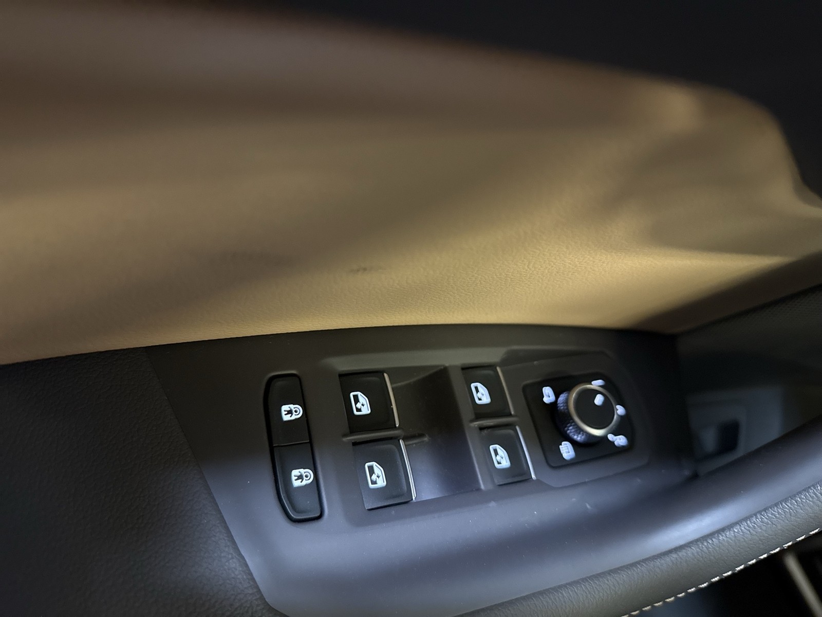 Volkswagen Touareg V6 R-LINE FINAL EDITION STANDHZ AHK LM21