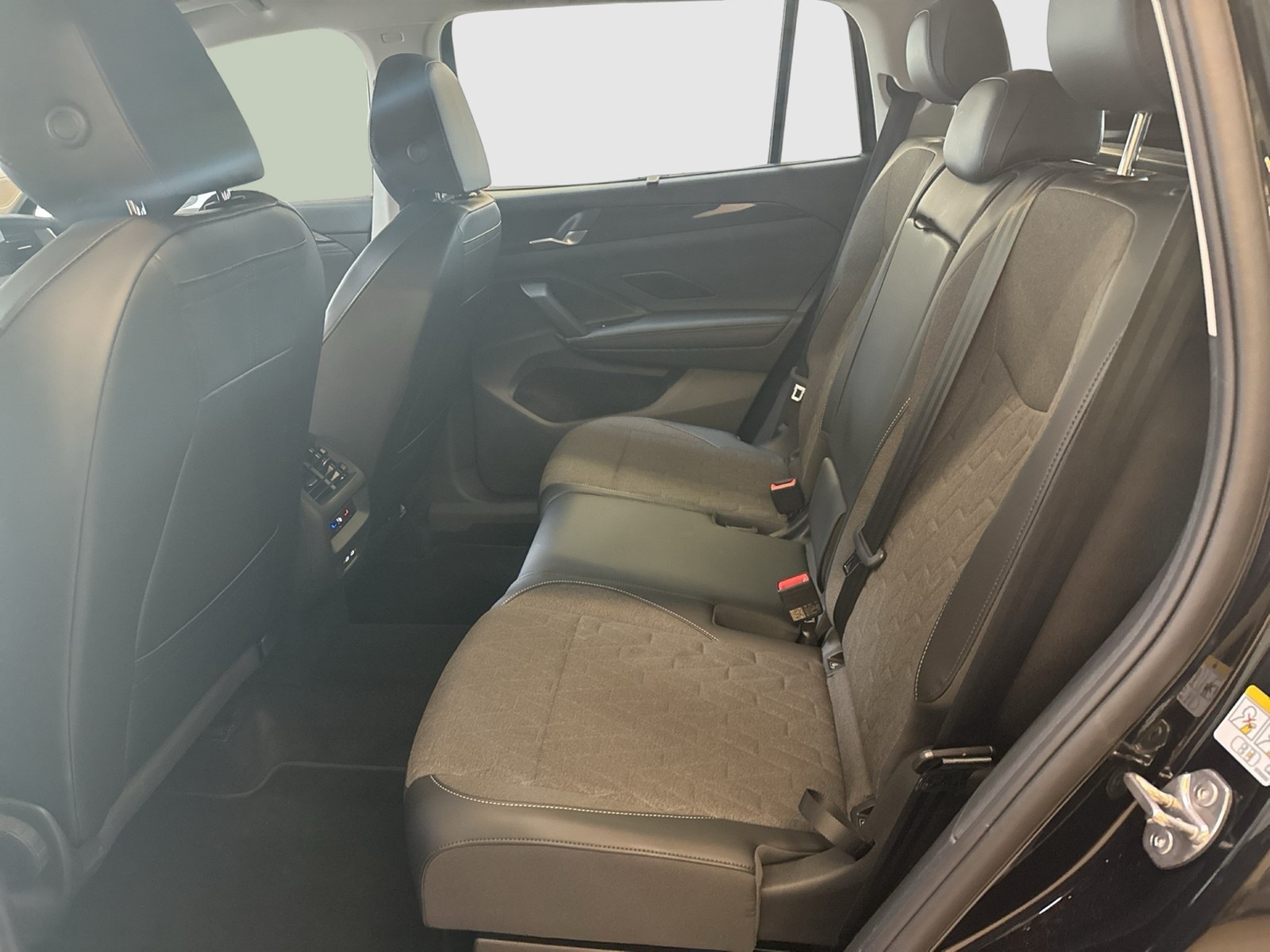 Volkswagen Tayron 2.0 LIFE 4X4 AHK CAM ACC LM18 HEADUP NAVI