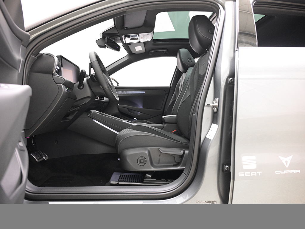 Volkswagen T-Roc 1.5 R-LINE DSG PANO AHK eKLAPPE NAVI LM20