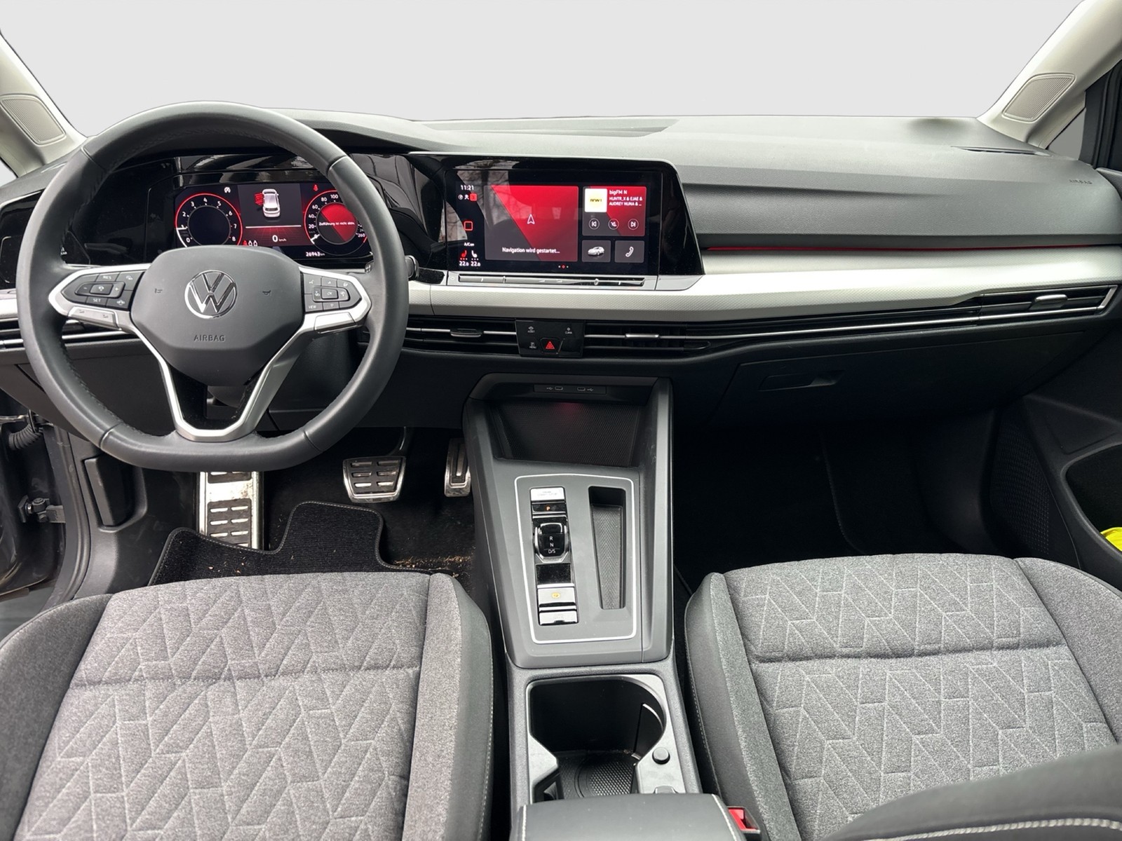 Volkswagen Golf VIII 1.0 eTSI MOVE CARPLAY ALU SITZHEIZUNG