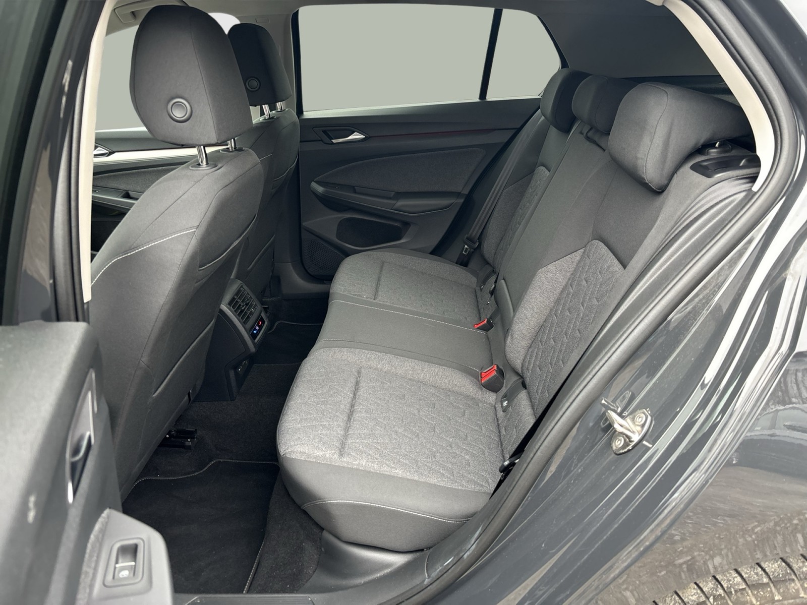 Volkswagen Golf VIII 1.0 eTSI MOVE CARPLAY ALU SITZHEIZUNG