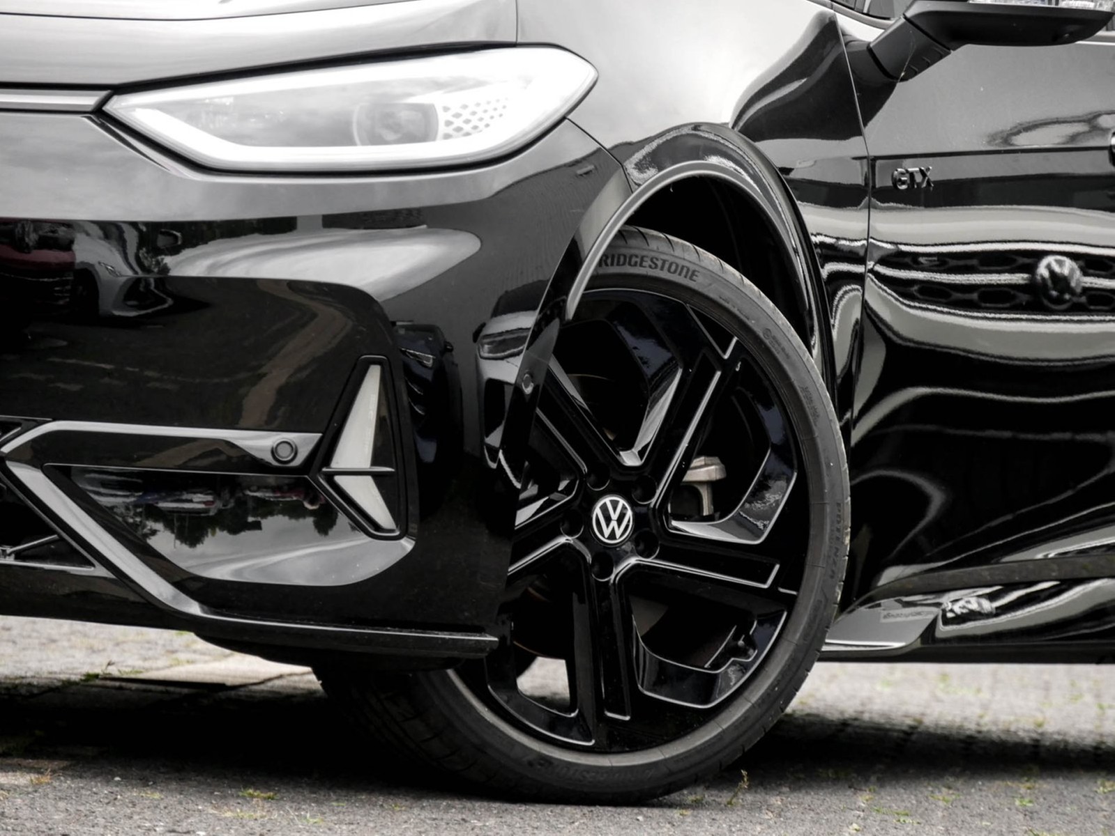 Volkswagen ID.3 GTX PERFORMANCE WÄRMEPUMPE PANO ACC LM20