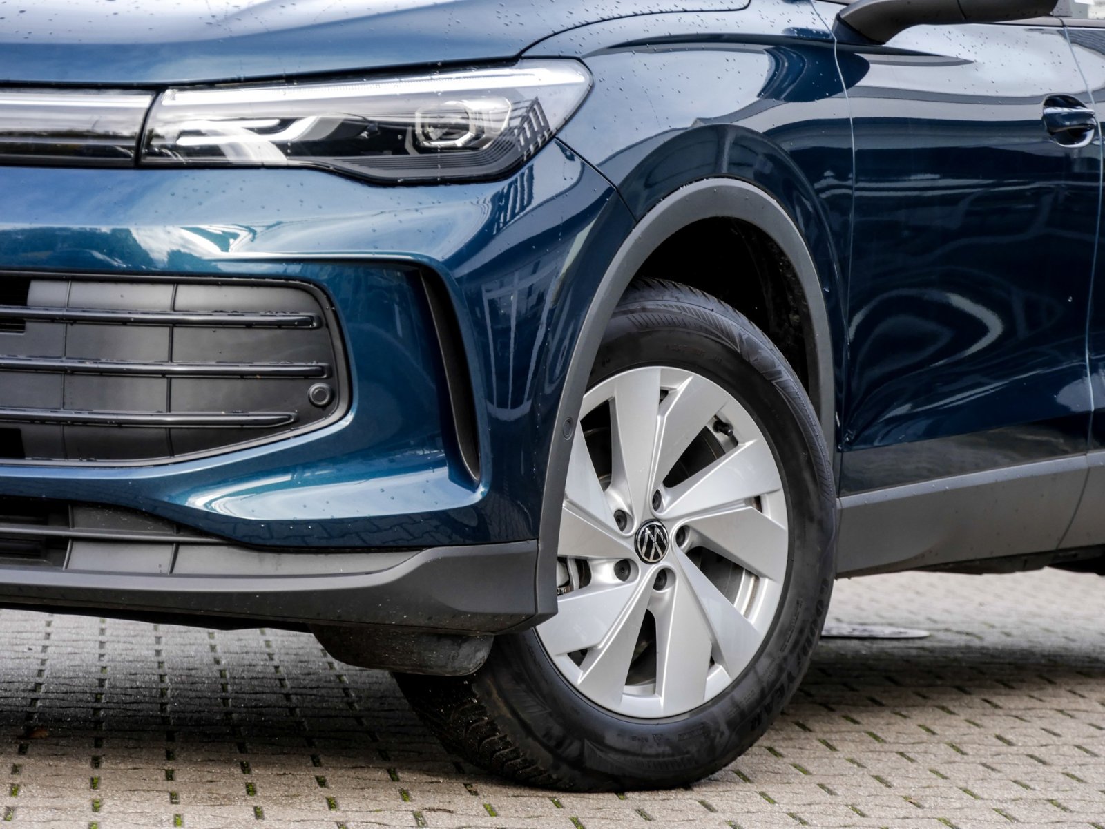 Volkswagen Tiguan 1.5 eTSI NEUES MODELL AHK CAM NAVI LM17