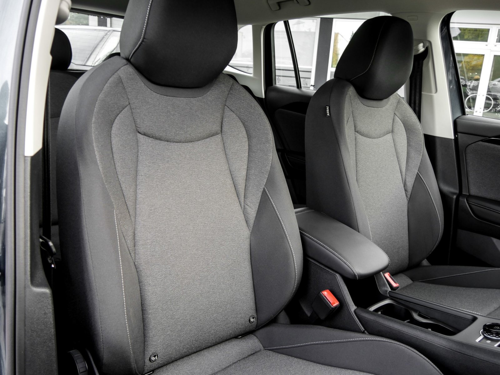 Volkswagen Tiguan 1.5 eTSI NEUES MODELL AHK CAM NAVI LM17