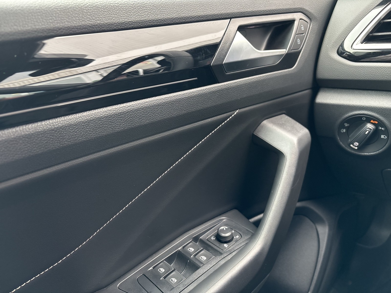 Volkswagen T-Roc Cabriolet 1.5 R-LINE AHK ACC LM17 LED+ NAVI