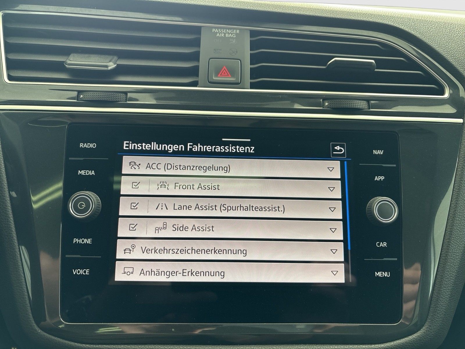 Volkswagen Tiguan Allspace 2.0 MOVE 4X4 PANO AHK CAM LM19